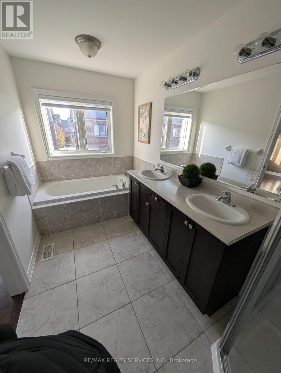 60 True Blue Crescent, Caledon, Ontario  L7E 4K7 - Photo 12 - W12566538