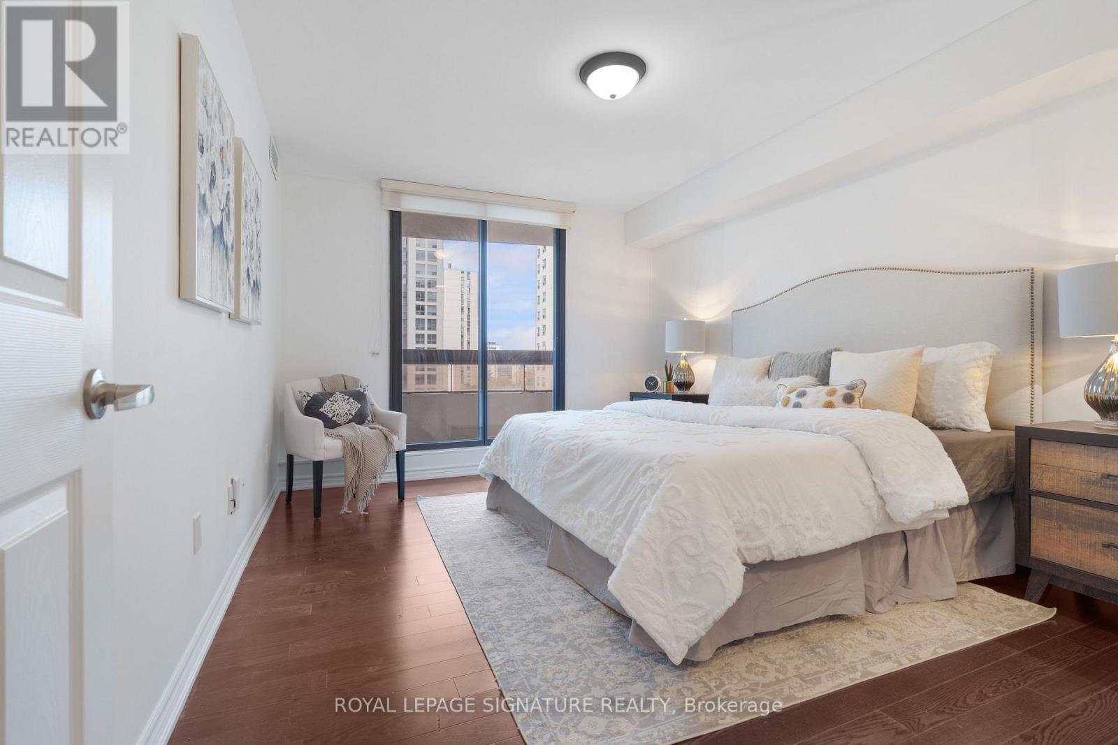 911 - 100 Quebec Avenue E, Toronto, Ontario  M6P 4B8 - Photo 15 - W12556732