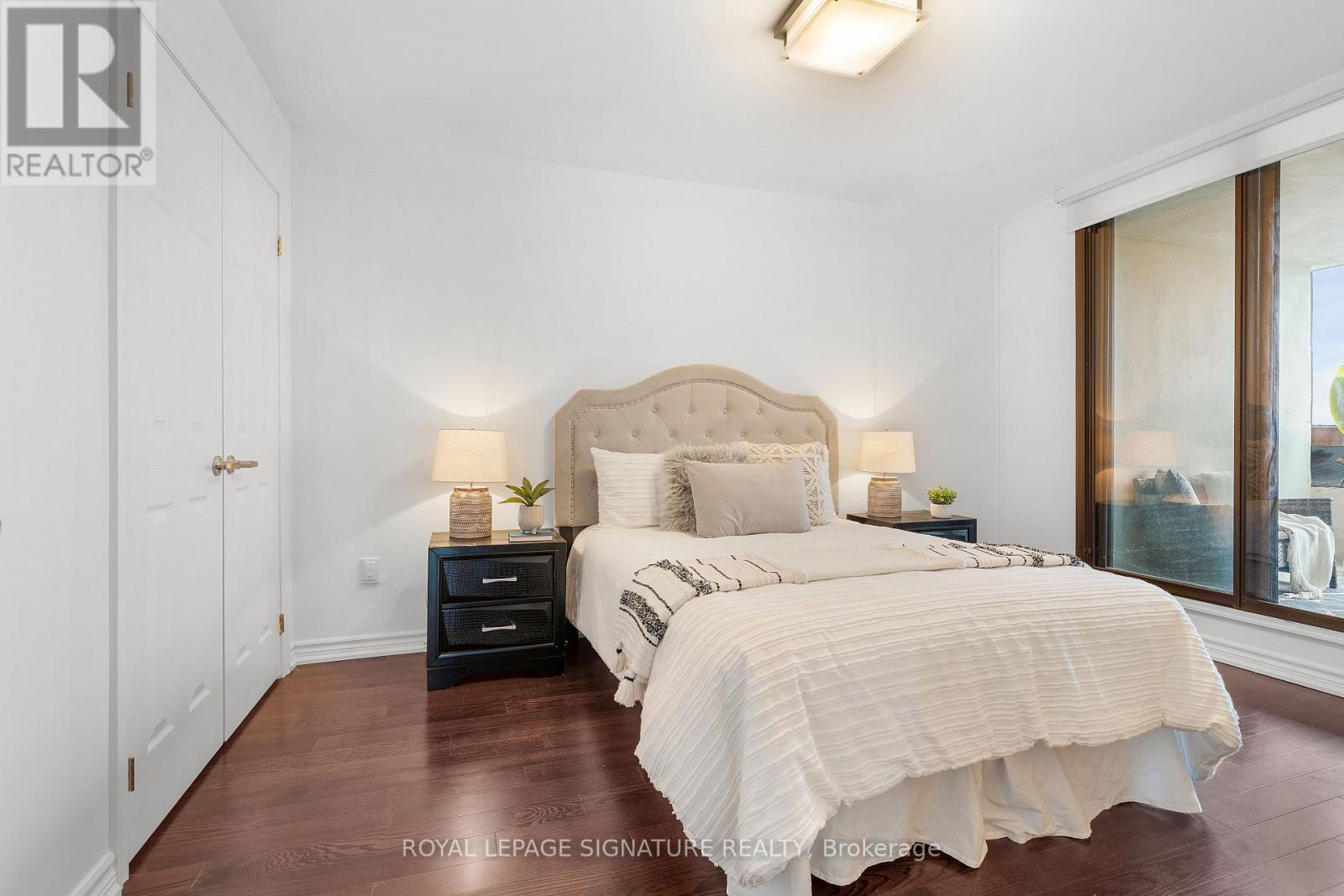 911 - 100 Quebec Avenue E, Toronto, Ontario  M6P 4B8 - Photo 21 - W12556732