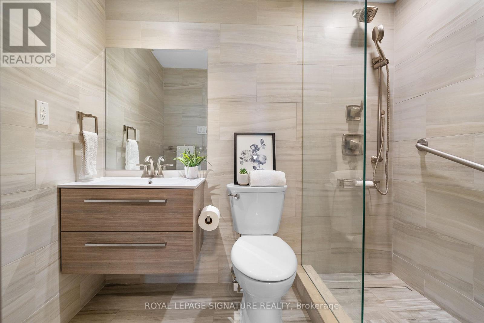 911 - 100 Quebec Avenue E, Toronto, Ontario  M6P 4B8 - Photo 18 - W12556732