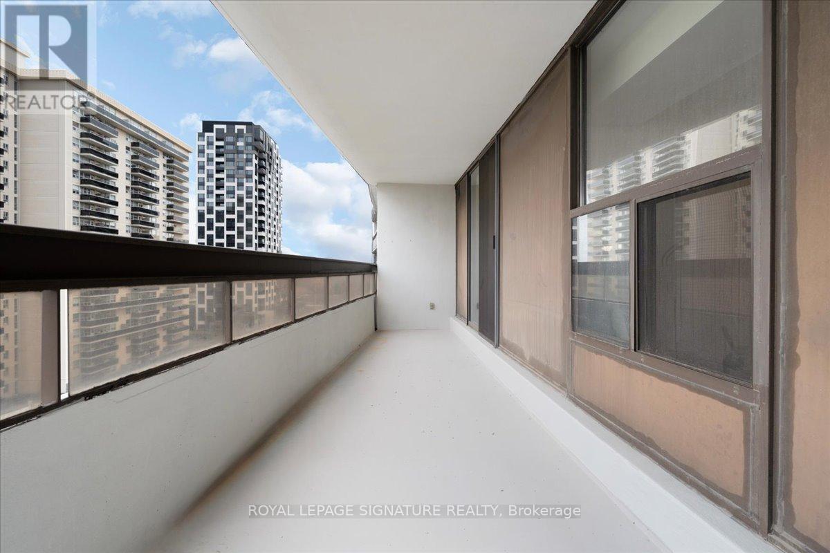 911 - 100 Quebec Avenue E, Toronto, Ontario  M6P 4B8 - Photo 27 - W12556732