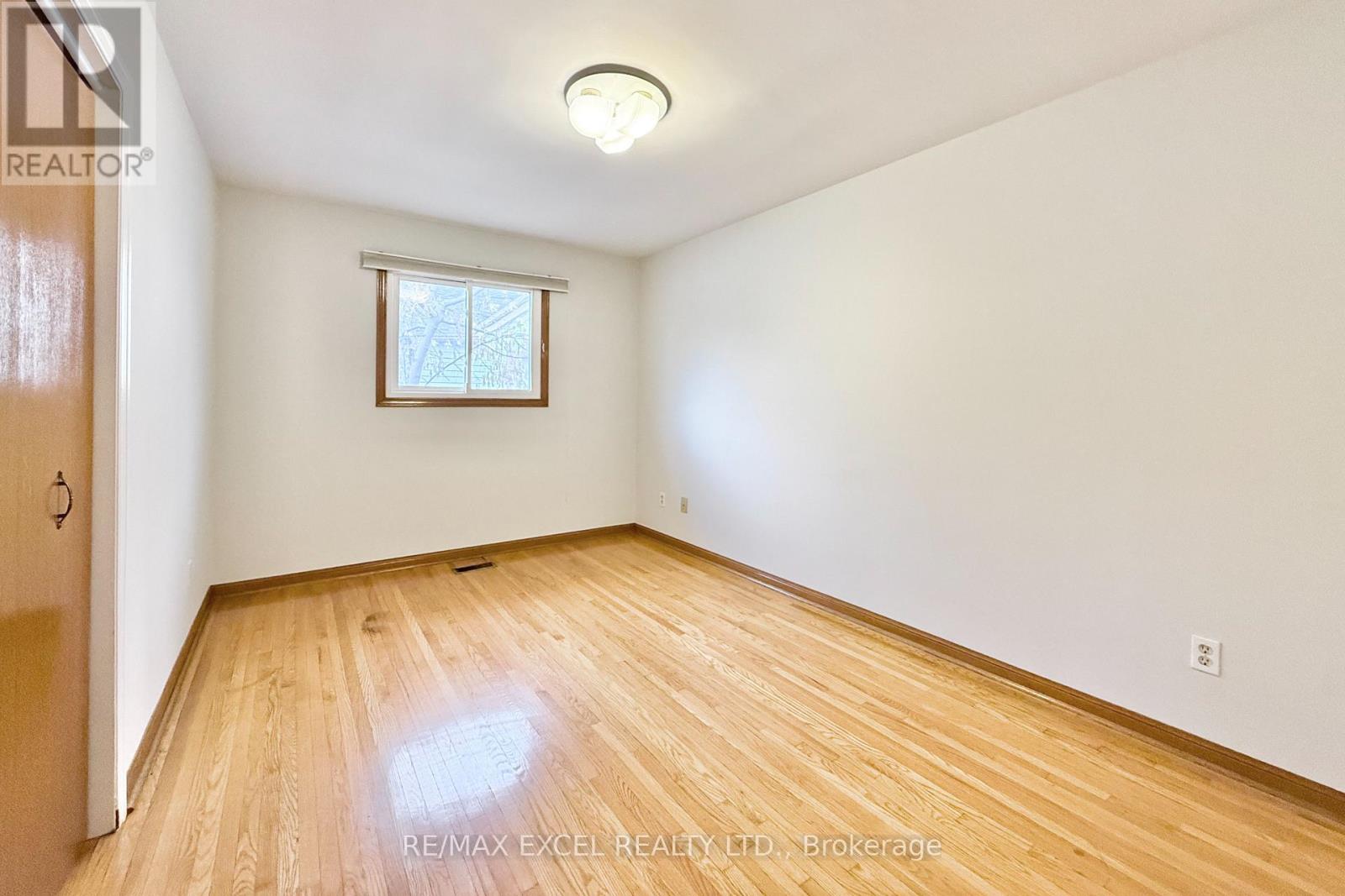 Main - 10 Kersey Crescent, Richmond Hill, Ontario  L4C 3W3 - Photo 12 - N12567896