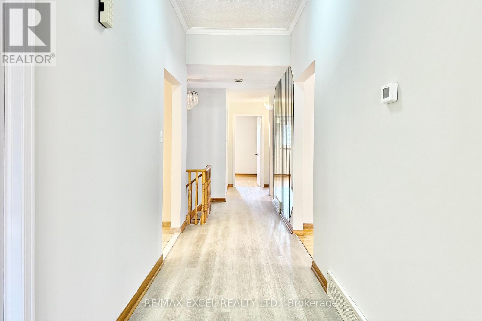 Main - 10 Kersey Crescent, Richmond Hill, Ontario  L4C 3W3 - Photo 4 - N12567896