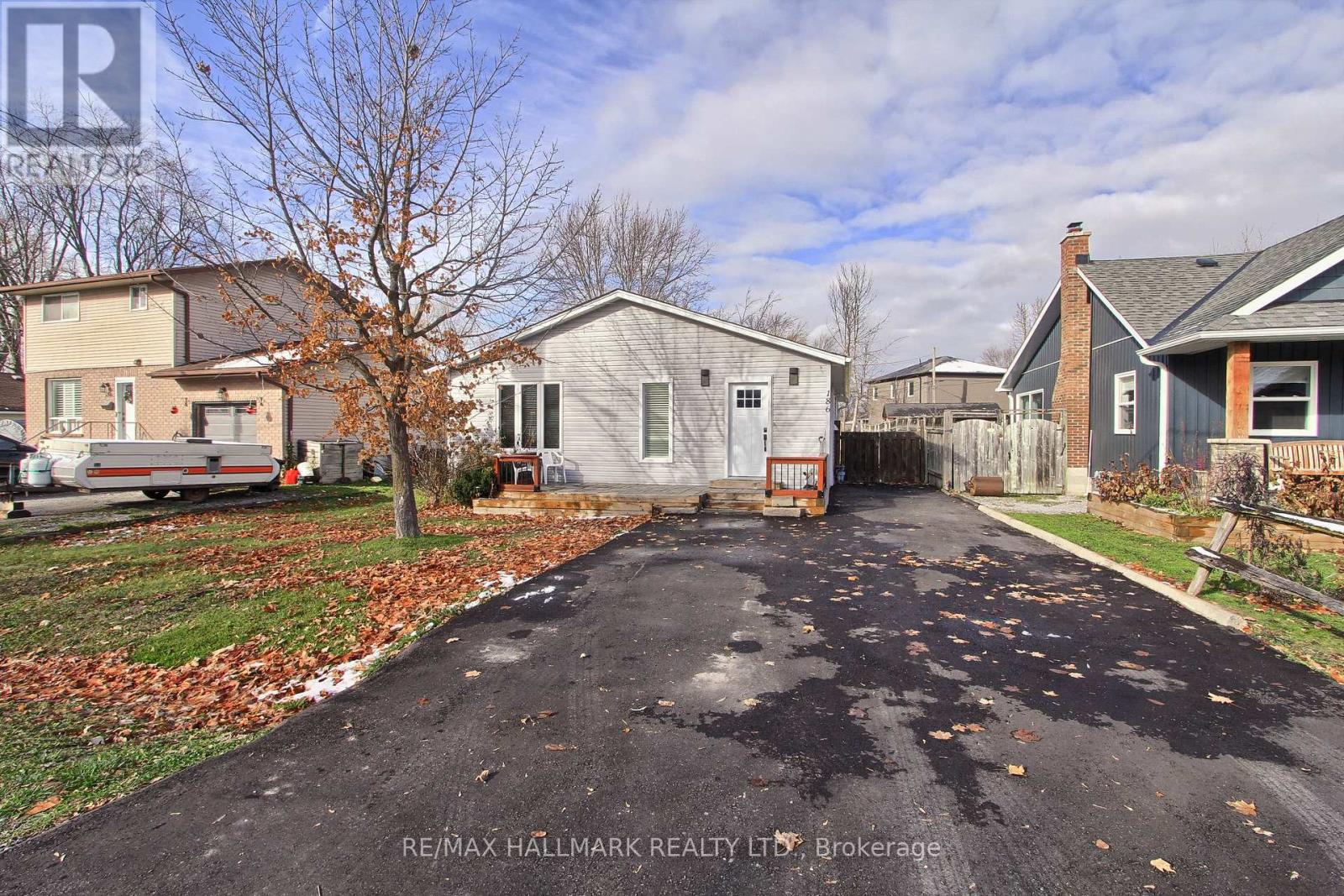 186 Beach Road, Georgina, Ontario  L4P 2L9 - Photo 1 - N12567916