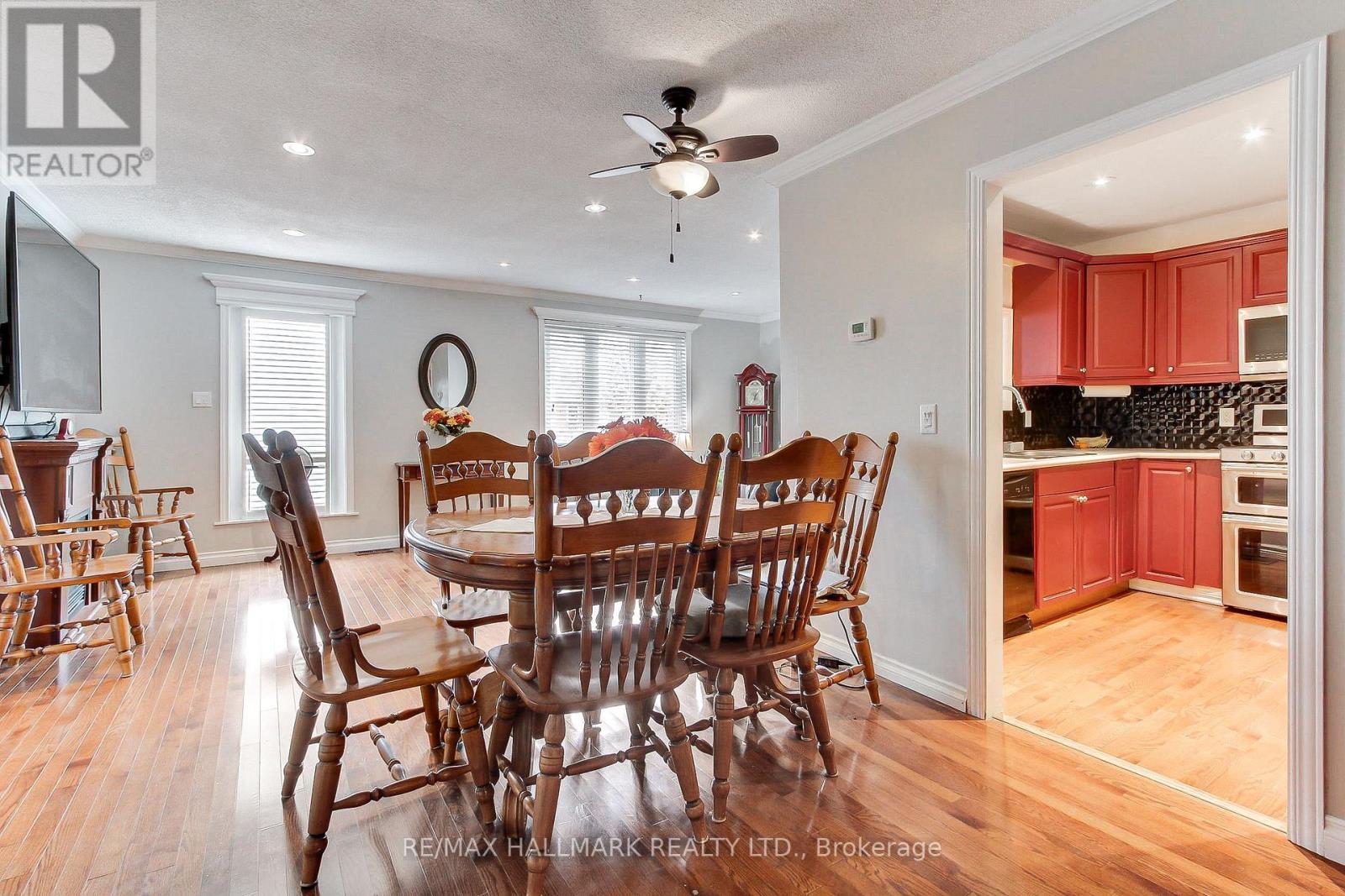 186 Beach Road, Georgina, Ontario  L4P 2L9 - Photo 13 - N12567916