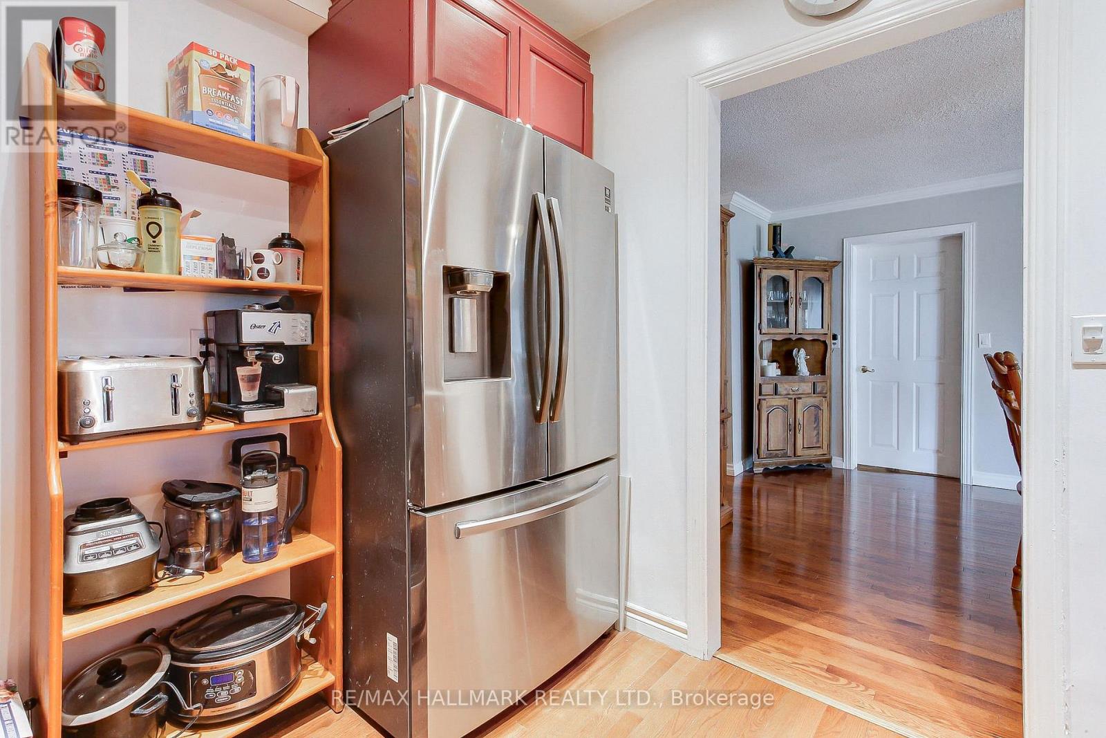 186 Beach Road, Georgina, Ontario  L4P 2L9 - Photo 18 - N12567916