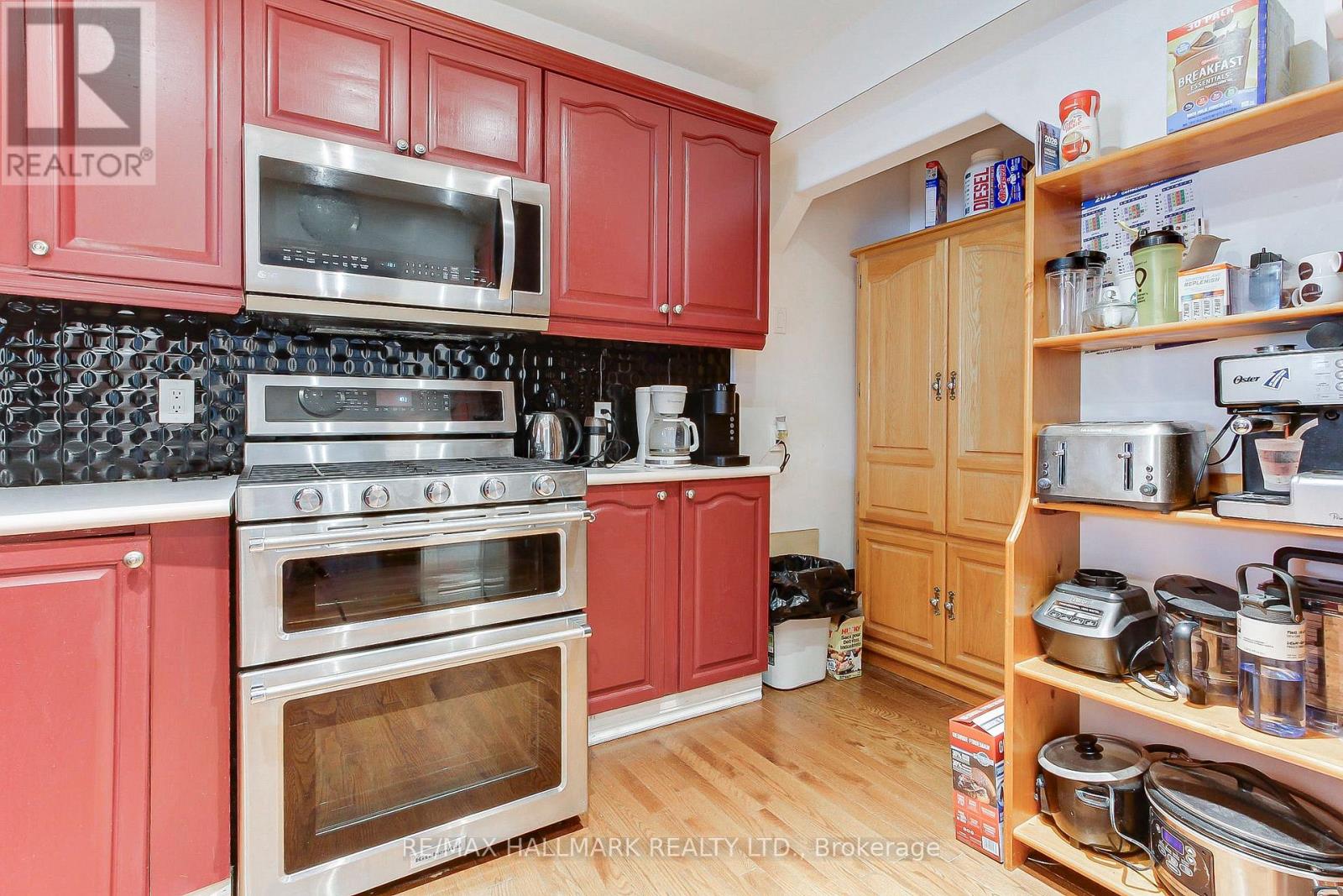 186 Beach Road, Georgina, Ontario  L4P 2L9 - Photo 19 - N12567916