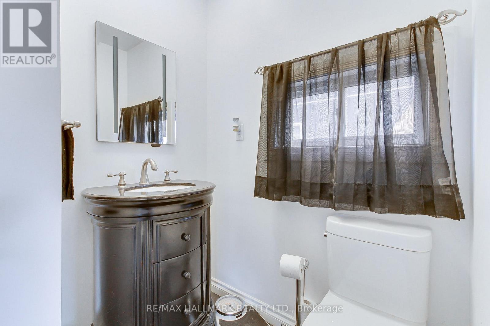 186 Beach Road, Georgina, Ontario  L4P 2L9 - Photo 29 - N12567916