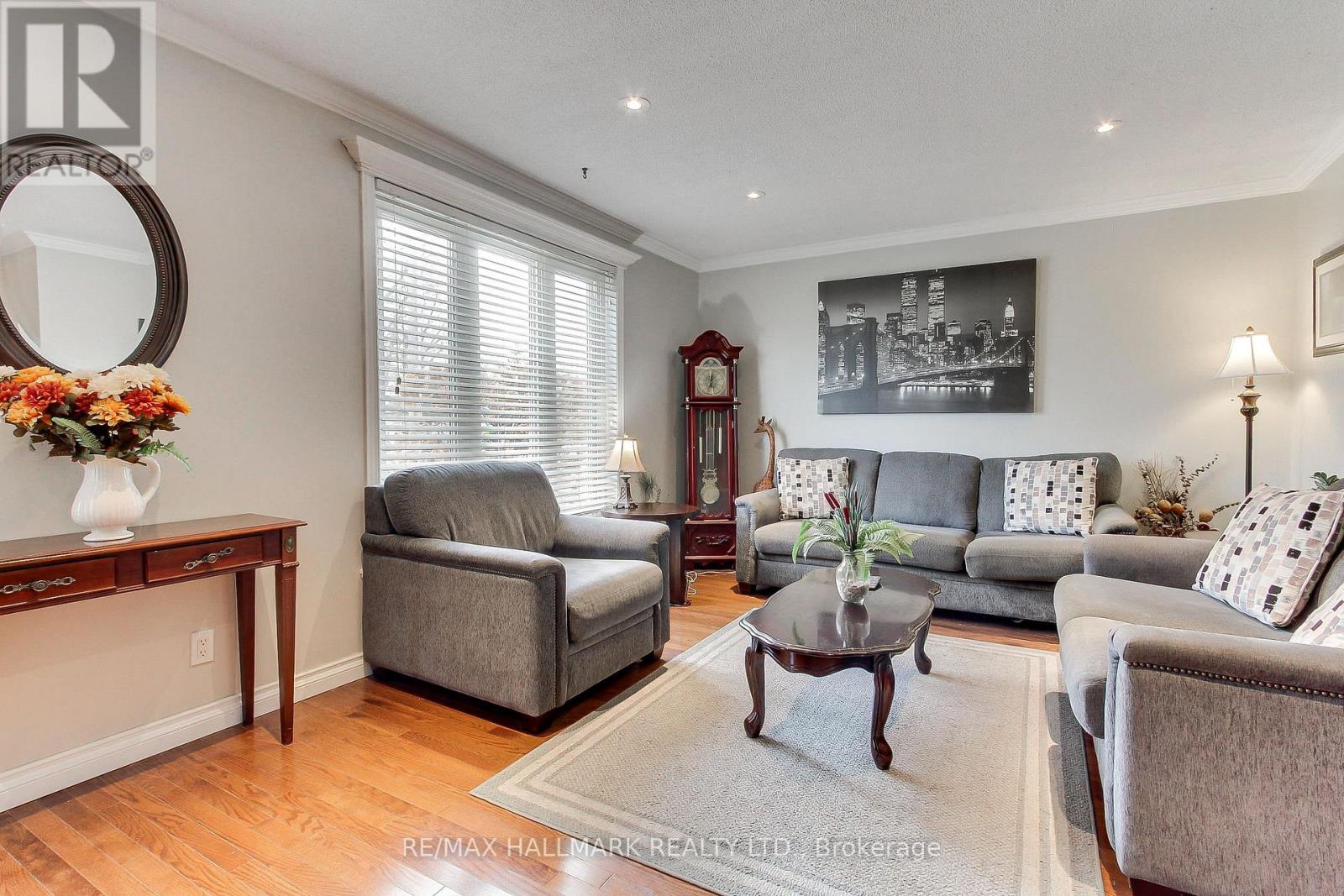 186 Beach Road, Georgina, Ontario  L4P 2L9 - Photo 7 - N12567916