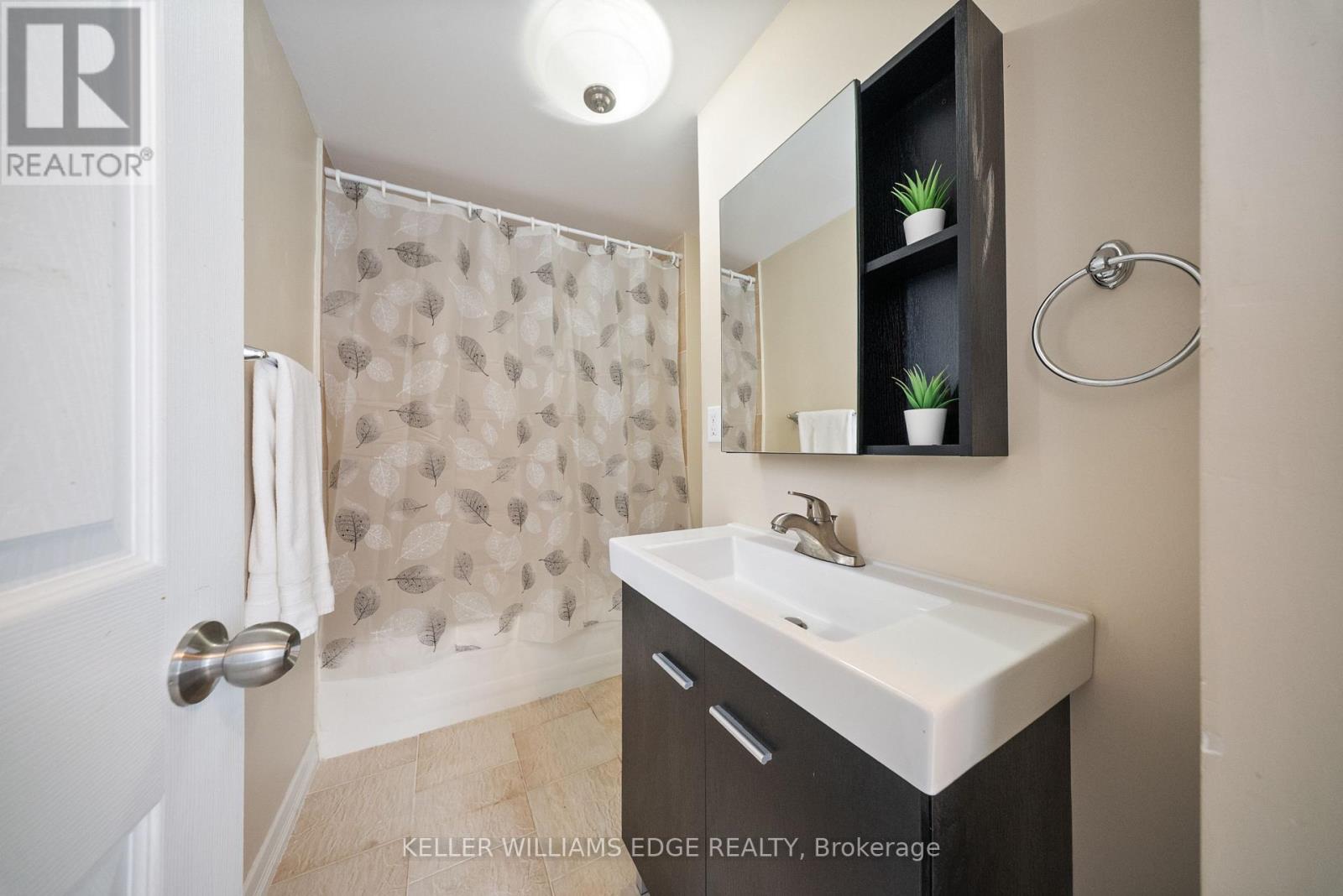 23 Wexford Avenue N, Hamilton, Ontario  L8H 4M2 - Photo 12 - X12563596