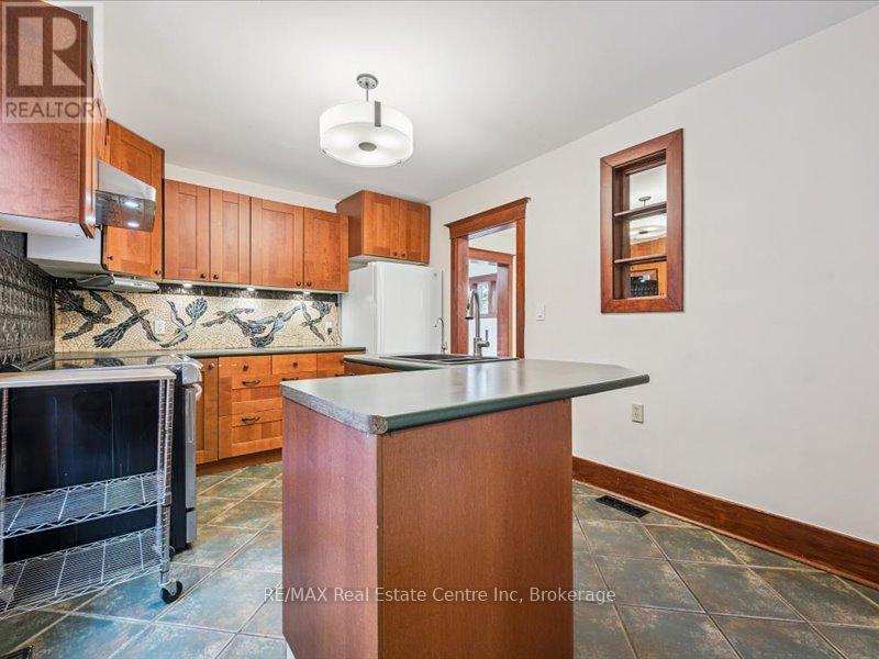 62 Division Street, Guelph (Exhibition Park), Ontario  N1H 1R2 - Photo 21 - X12554846