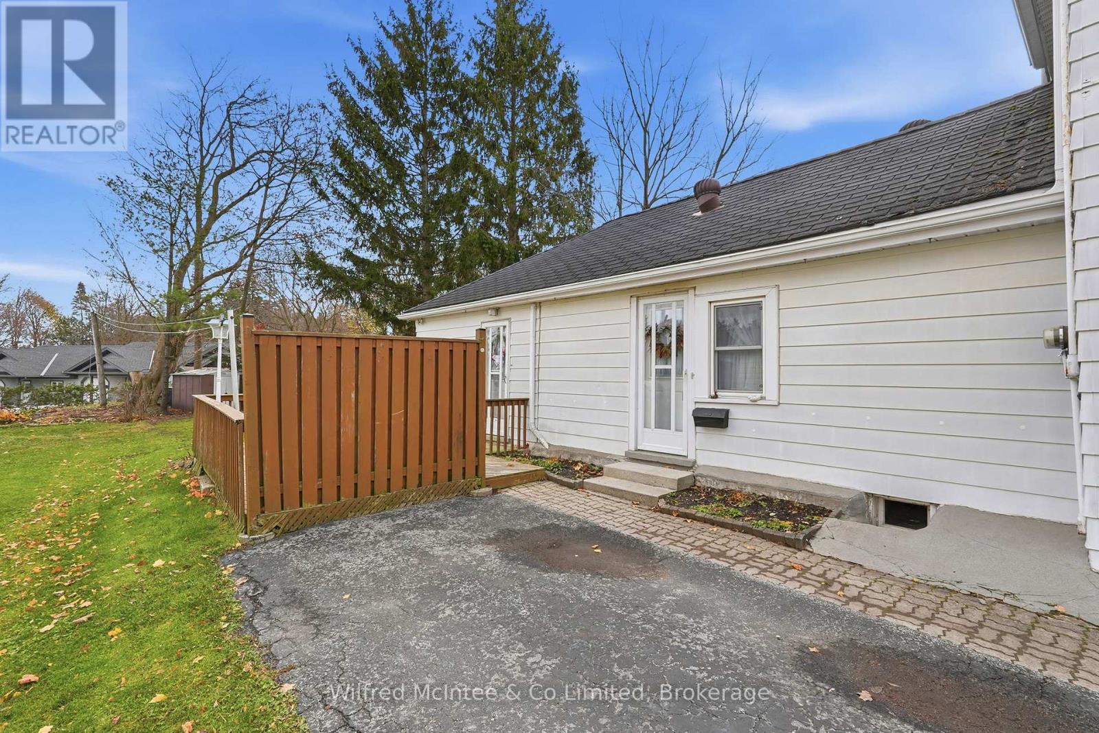 105 Mcgivern Street W, Brockton, Ontario  N0G 2V0 - Photo 30 - X12555236