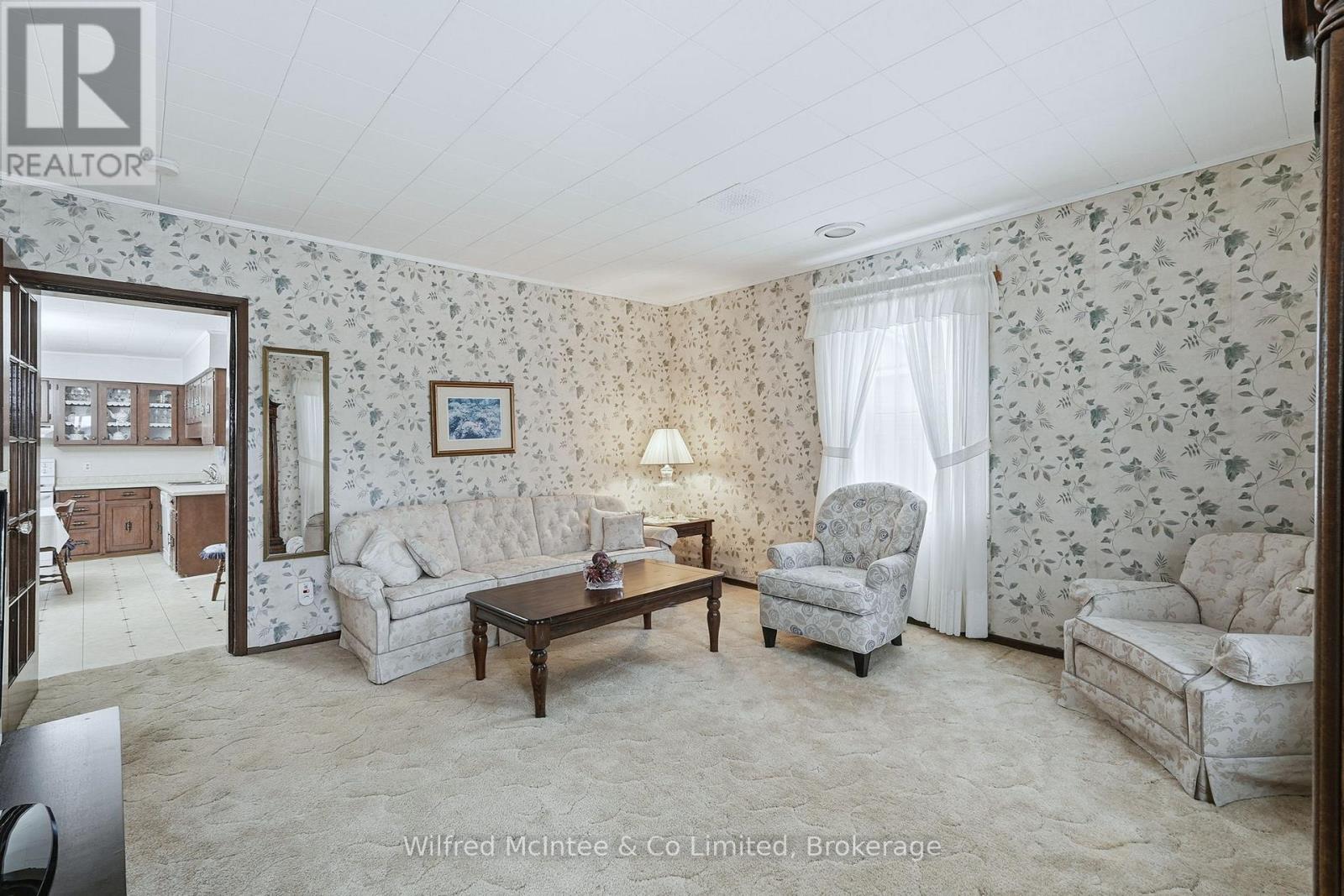 105 Mcgivern Street W, Brockton, Ontario  N0G 2V0 - Photo 13 - X12555236