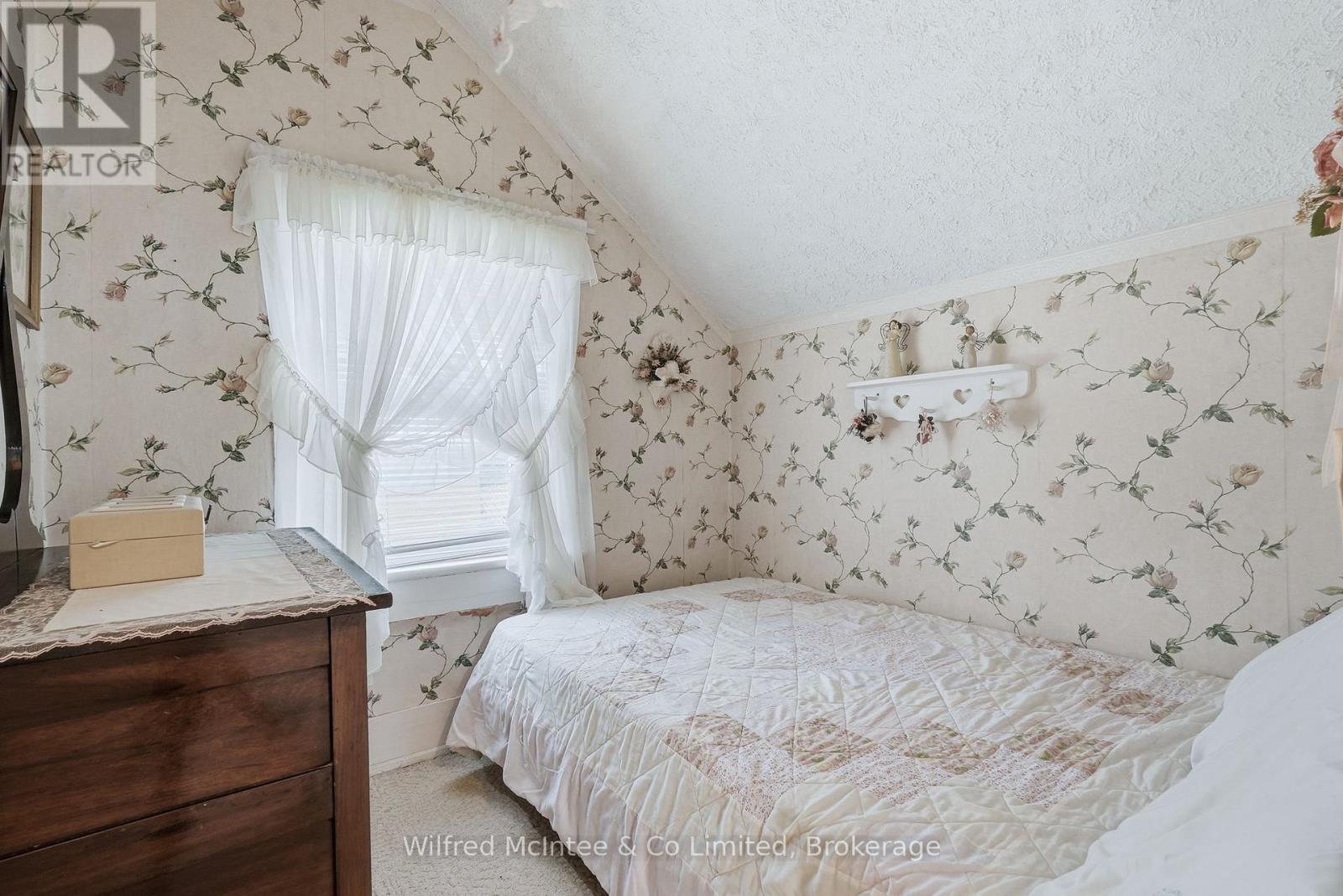 105 Mcgivern Street W, Brockton, Ontario  N0G 2V0 - Photo 20 - X12555236