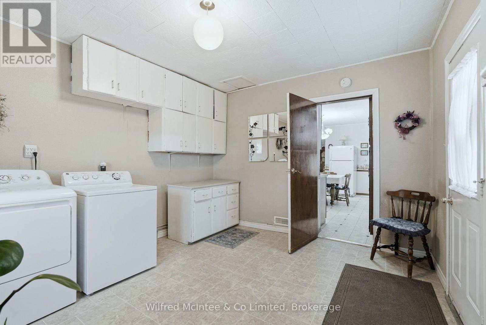 105 Mcgivern Street W, Brockton, Ontario  N0G 2V0 - Photo 6 - X12555236