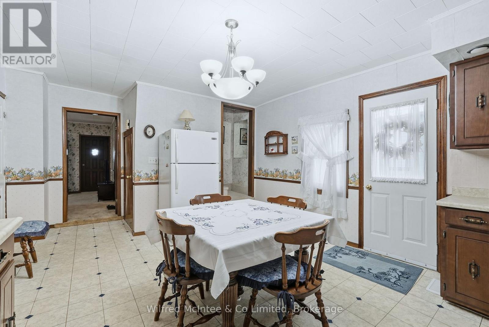 105 Mcgivern Street W, Brockton, Ontario  N0G 2V0 - Photo 10 - X12555236