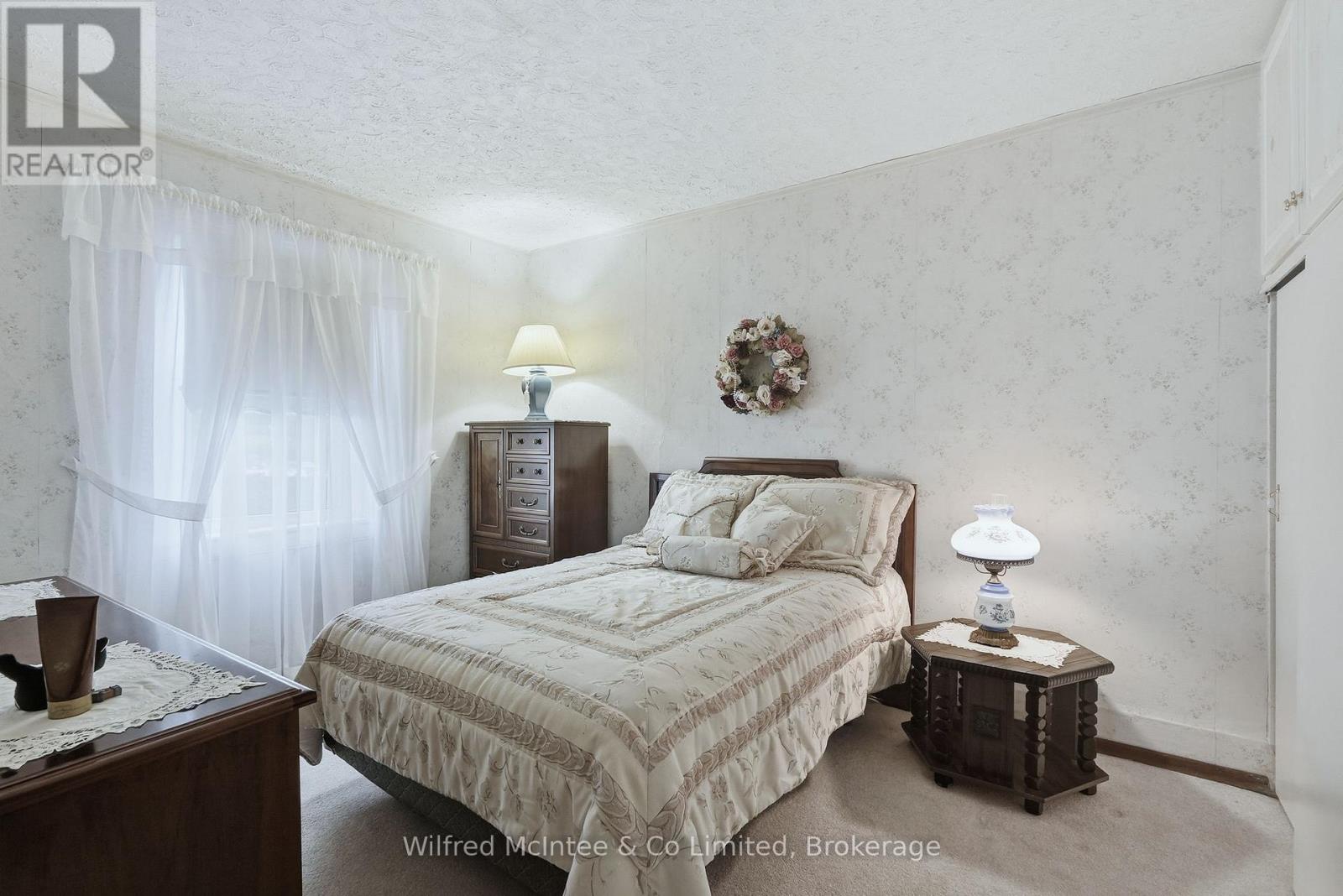 105 Mcgivern Street W, Brockton, Ontario  N0G 2V0 - Photo 18 - X12555236