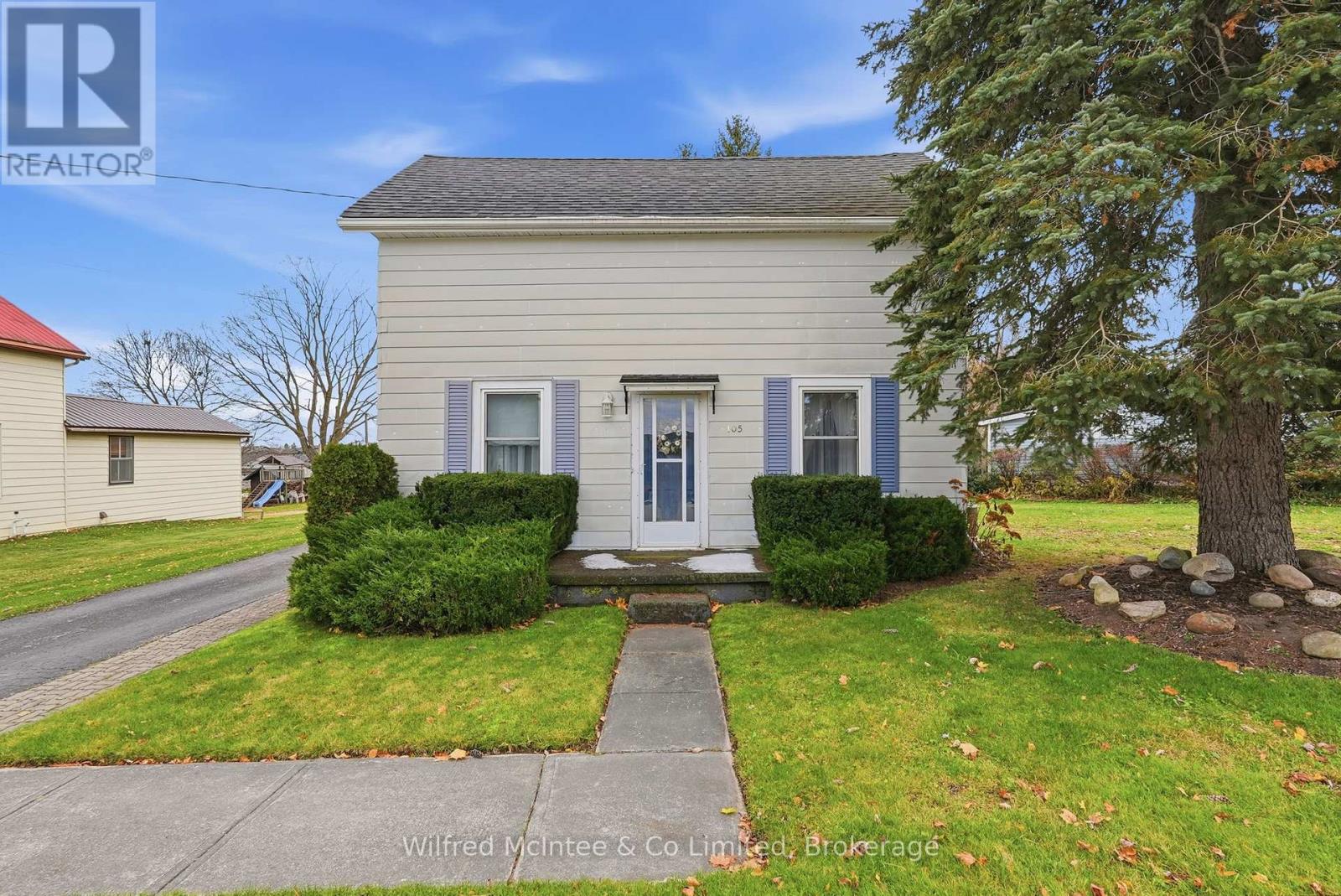 105 Mcgivern Street W, Brockton, Ontario  N0G 2V0 - Photo 4 - X12555236