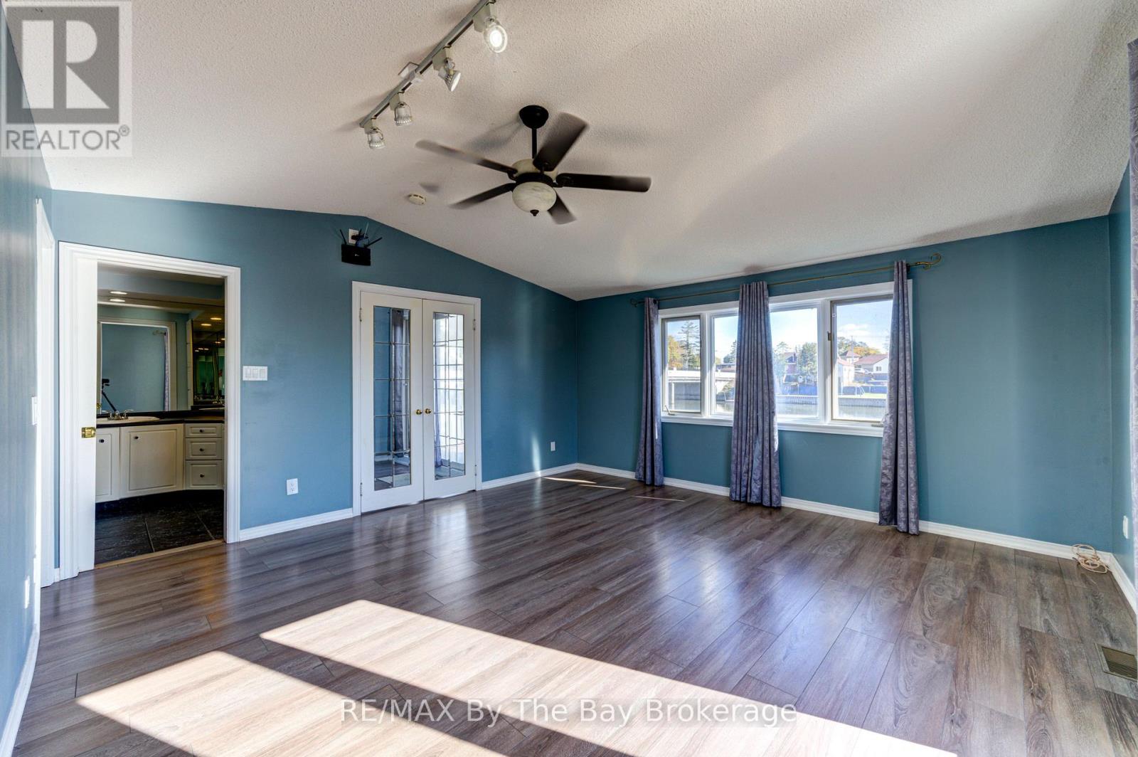 15 Willow Street, Wasaga Beach, Ontario  L9Z 2L4 - Photo 24 - S12567990