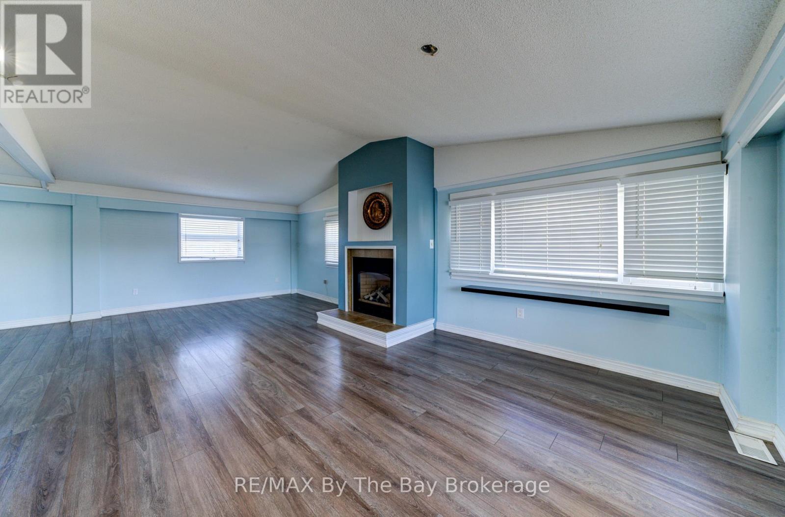 15 Willow Street, Wasaga Beach, Ontario  L9Z 2L4 - Photo 8 - S12567990