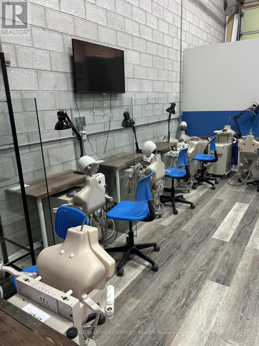 259 Traders Boulevard E, Mississauga, Ontario  L4Z 3L8 - Photo 2 - W12567790