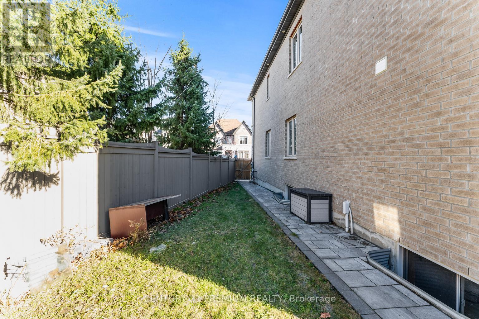 18 Landview Road, Brampton, Ontario  L6P 0H7 - Photo 49 - W12567798