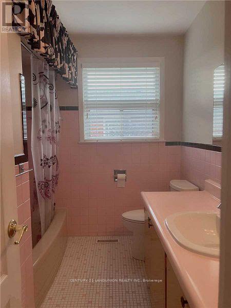 10 Laskay Cres Upstair, Toronto, Ontario  M3N 1P3 - Photo 6 - W12567830