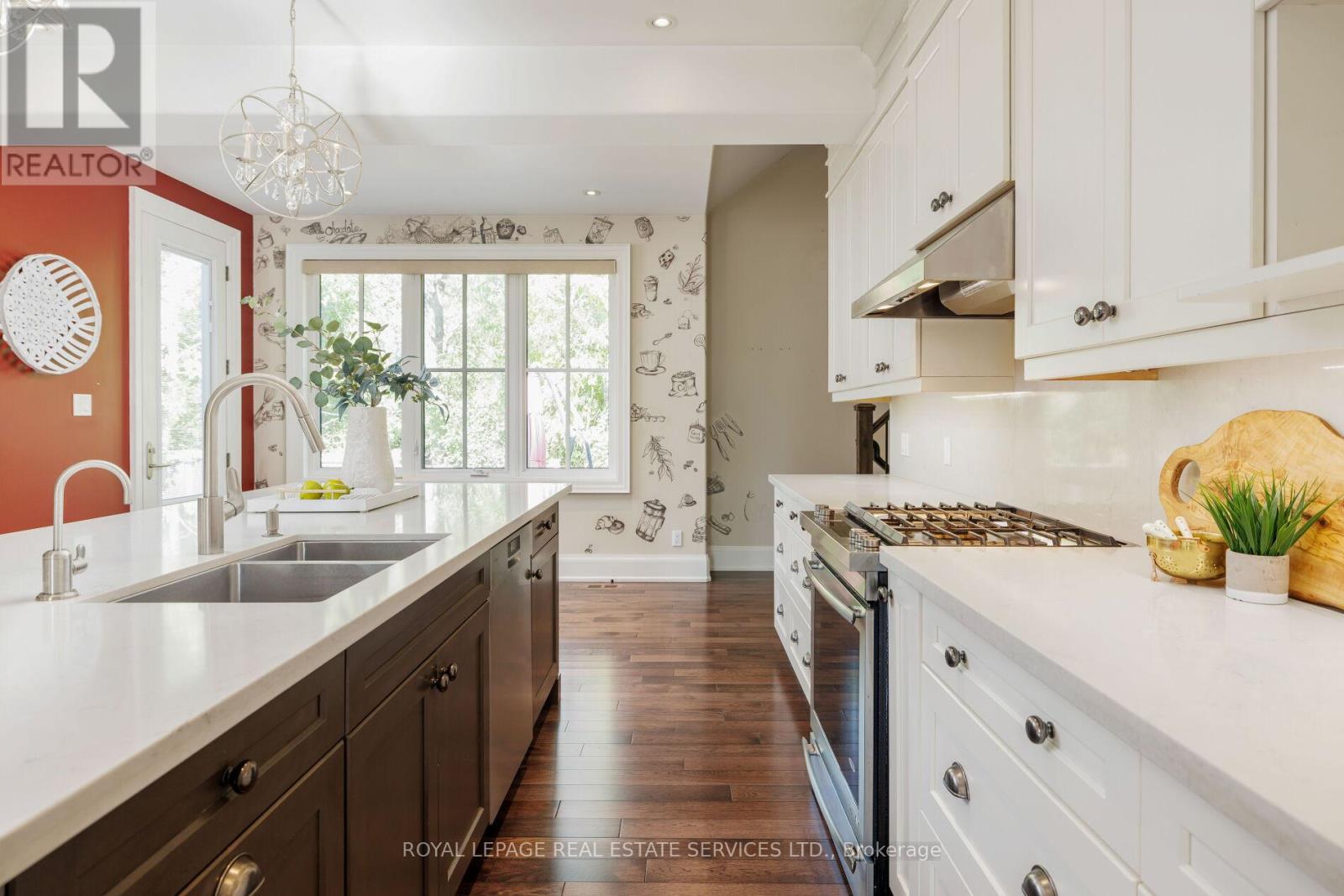 2448 Bridge Road, Oakville, Ontario  L6L 5C2 - Photo 10 - W12567852