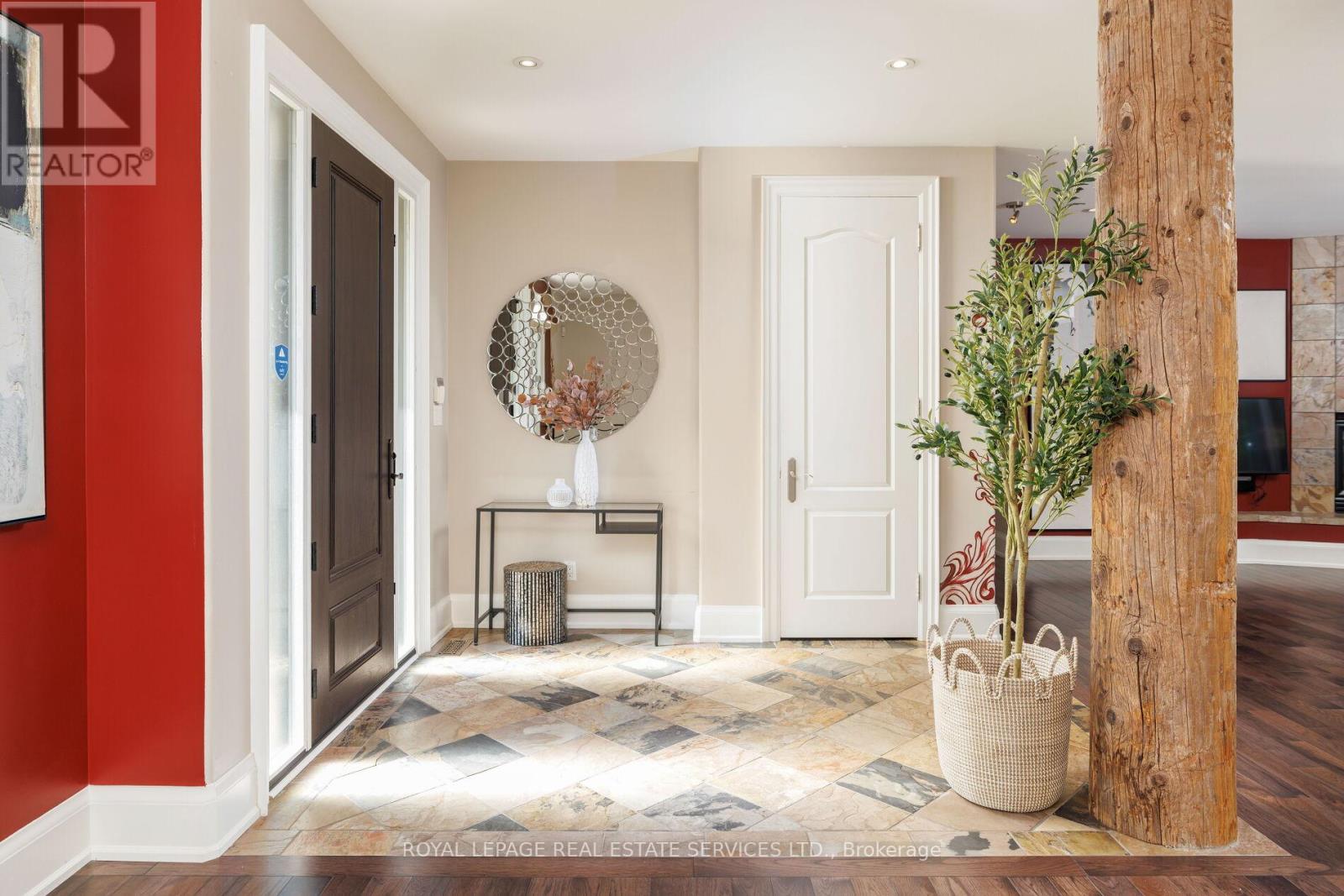 2448 Bridge Road, Oakville, Ontario  L6L 5C2 - Photo 4 - W12567852