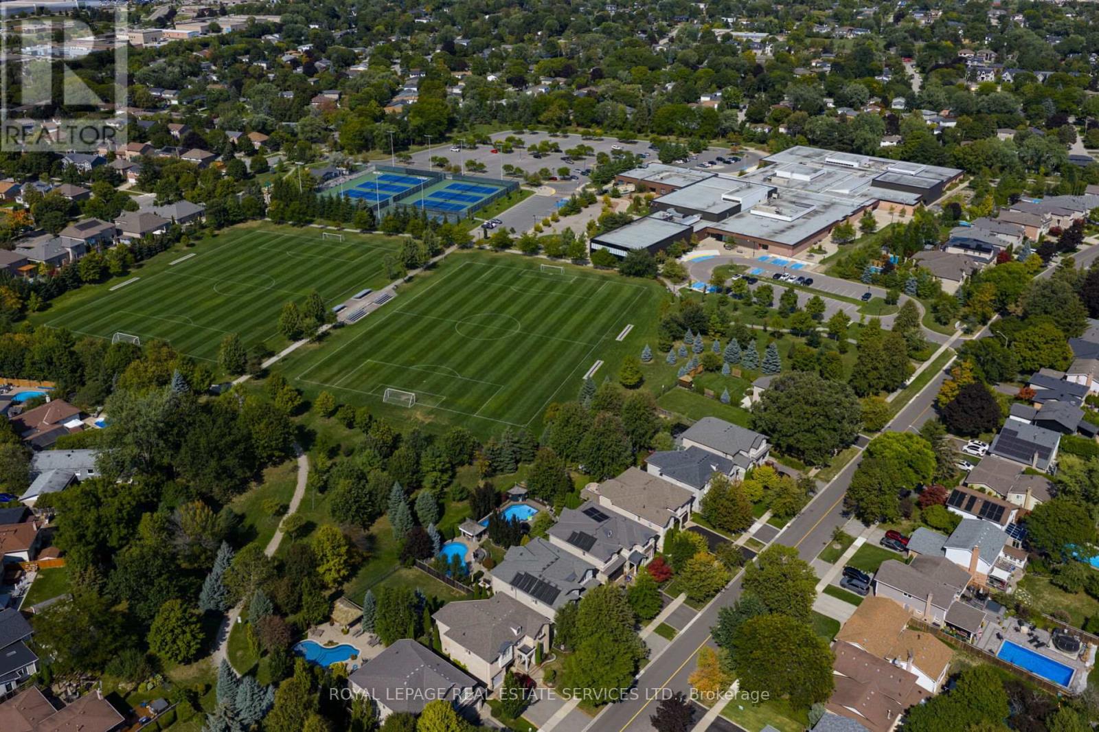 2448 Bridge Road, Oakville, Ontario  L6L 5C2 - Photo 47 - W12567852