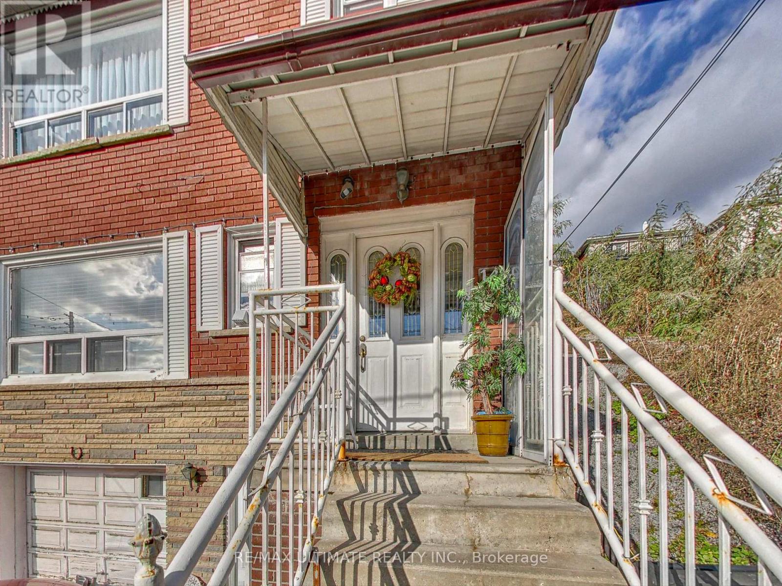 Apt #2 - 1460 Davenport Road, Toronto, Ontario  M6H 2H8 - Photo 2 - W12567864