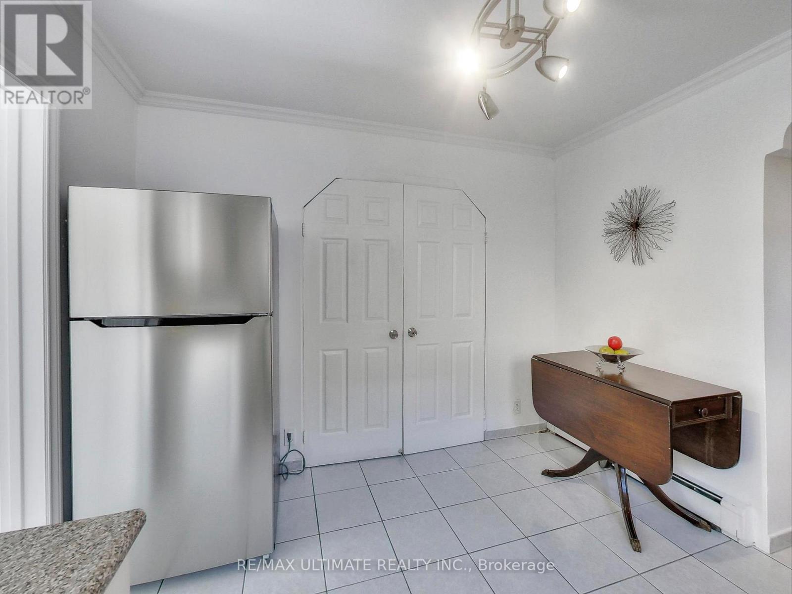 Apt #2 - 1460 Davenport Road, Toronto, Ontario  M6H 2H8 - Photo 6 - W12567864