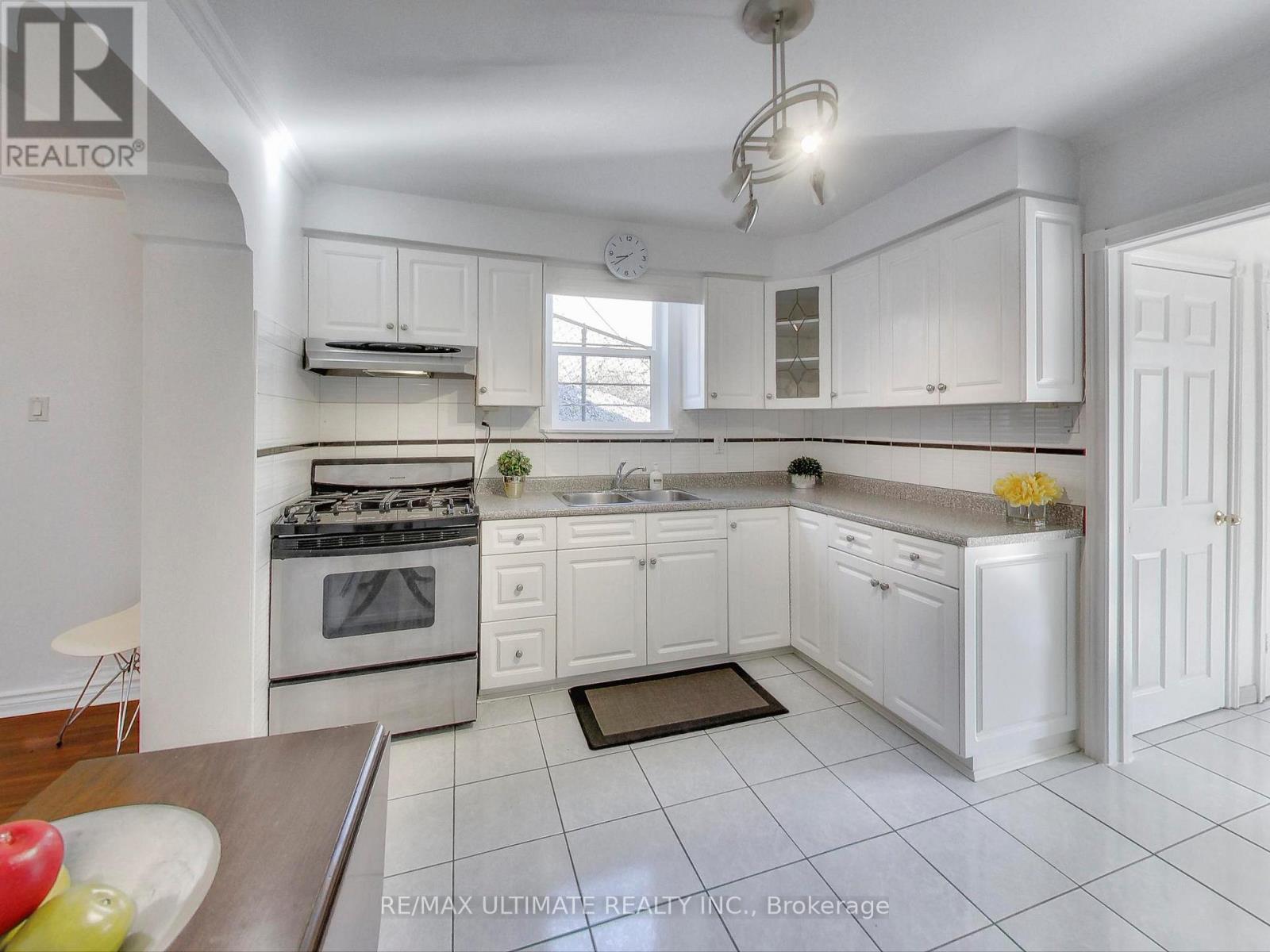 Apt #2 - 1460 Davenport Road, Toronto, Ontario  M6H 2H8 - Photo 7 - W12567864