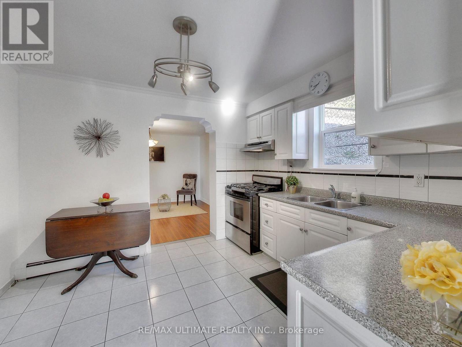 Apt #2 - 1460 Davenport Road, Toronto, Ontario  M6H 2H8 - Photo 8 - W12567864