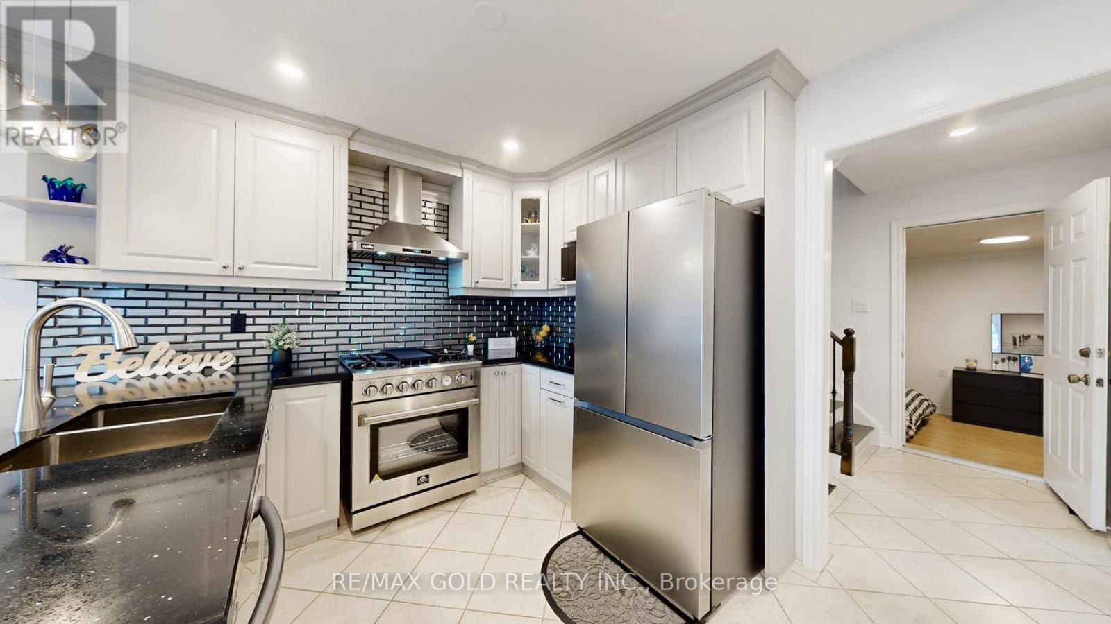 20 Clover Bloom Road, Brampton, Ontario L6R 1R8 - Photo 11 - W12567884