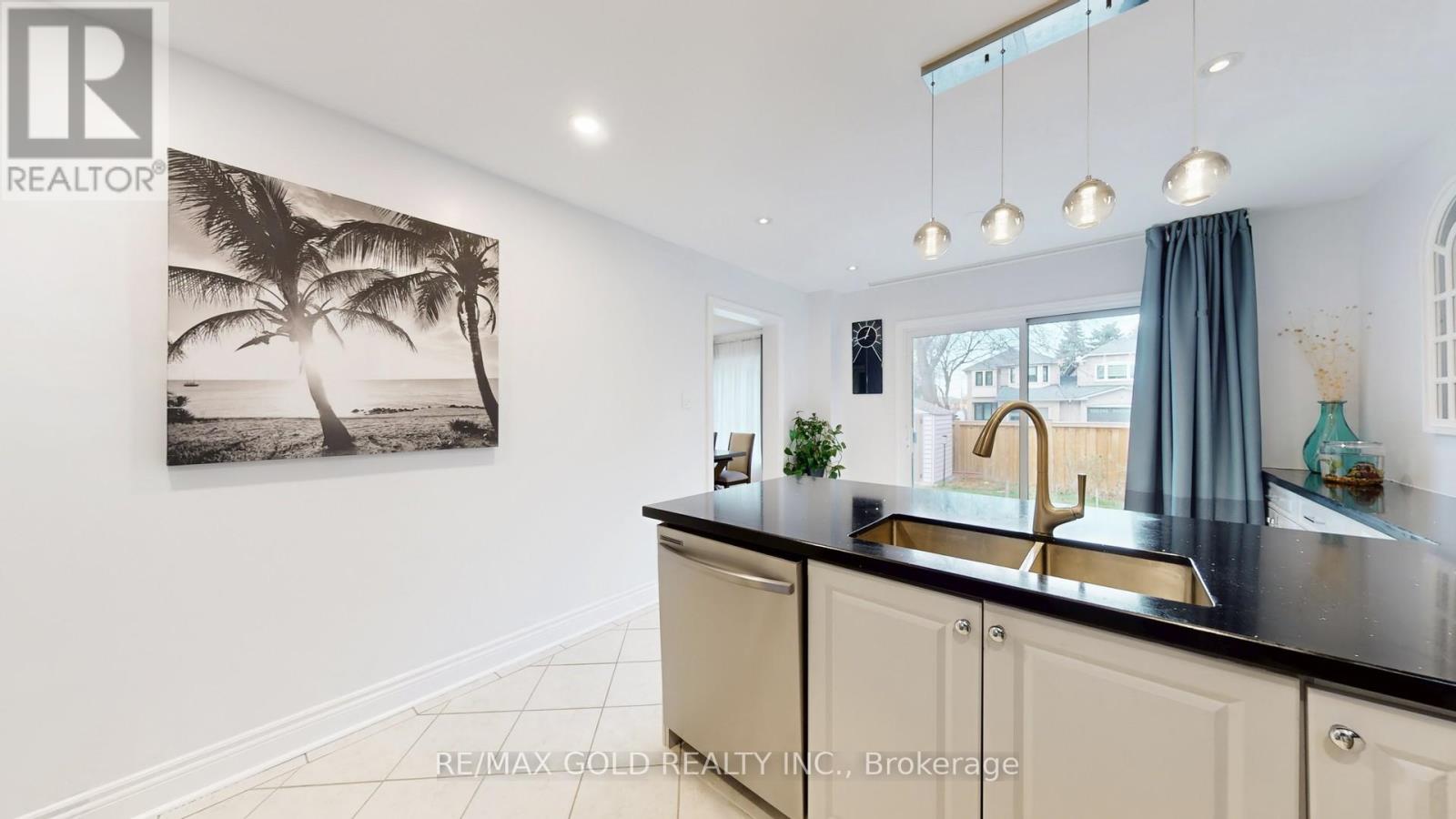 20 Clover Bloom Road, Brampton, Ontario L6R 1R8 - Photo 13 - W12567884