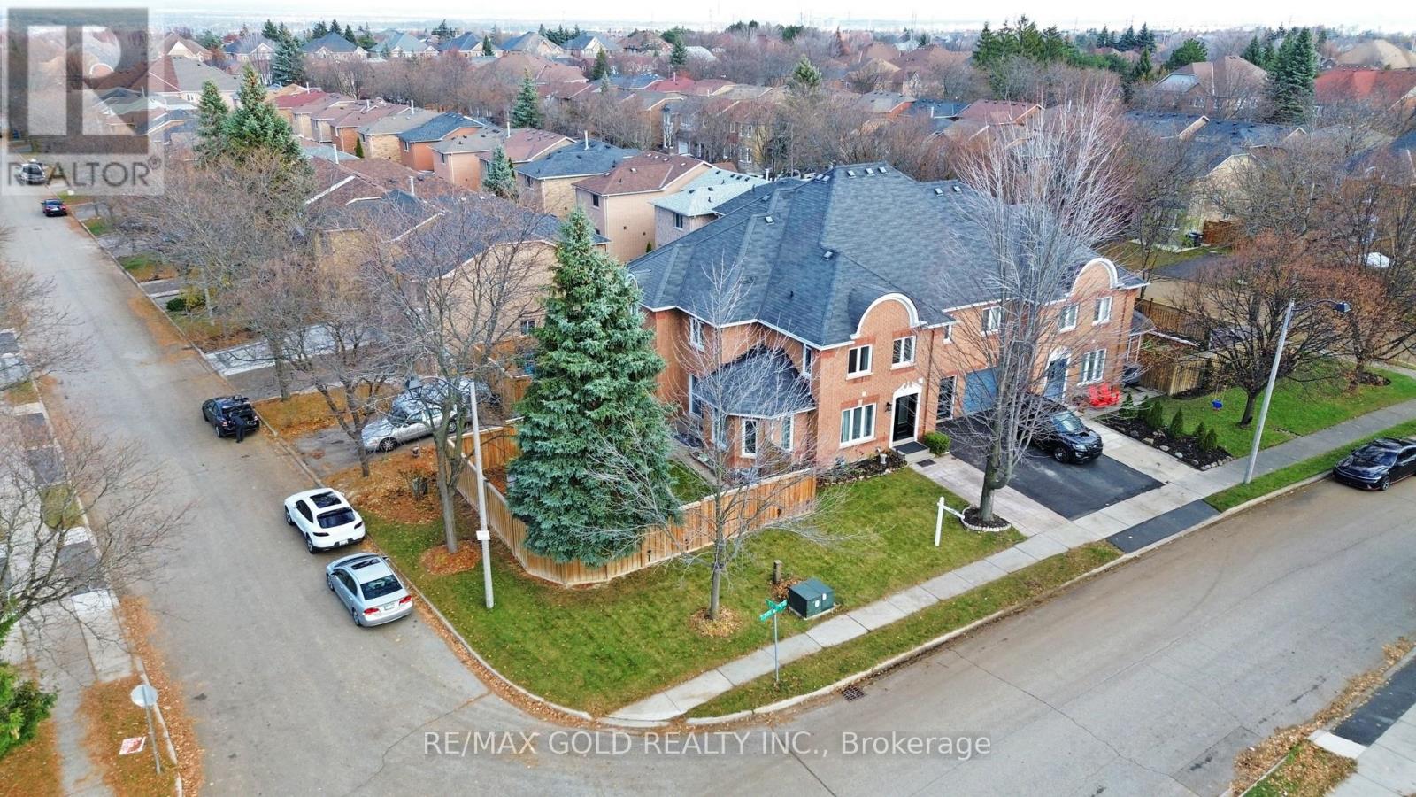 20 Clover Bloom Road, Brampton, Ontario L6R 1R8 - Photo 2 - W12567884