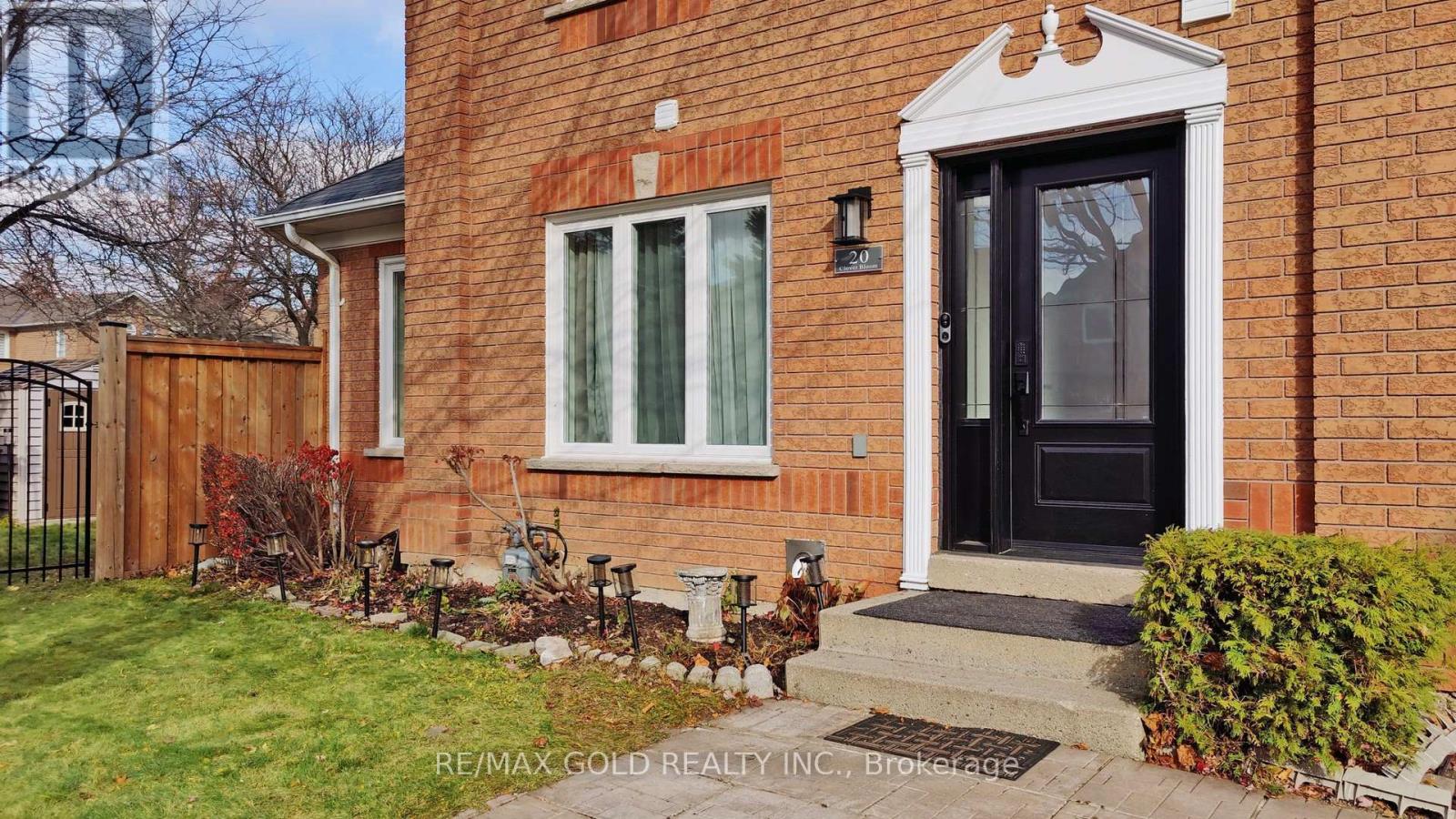 20 Clover Bloom Road, Brampton, Ontario L6R 1R8 - Photo 4 - W12567884