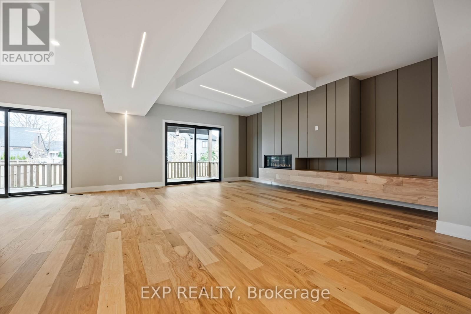 16 Walsh Avenue, Toronto, Ontario  M9M 1B6 - Photo 10 - W12567902