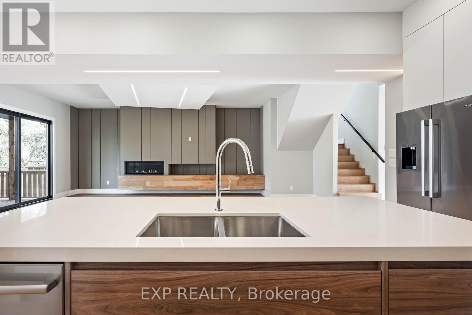 16 Walsh Avenue, Toronto, Ontario  M9M 1B6 - Photo 16 - W12567902