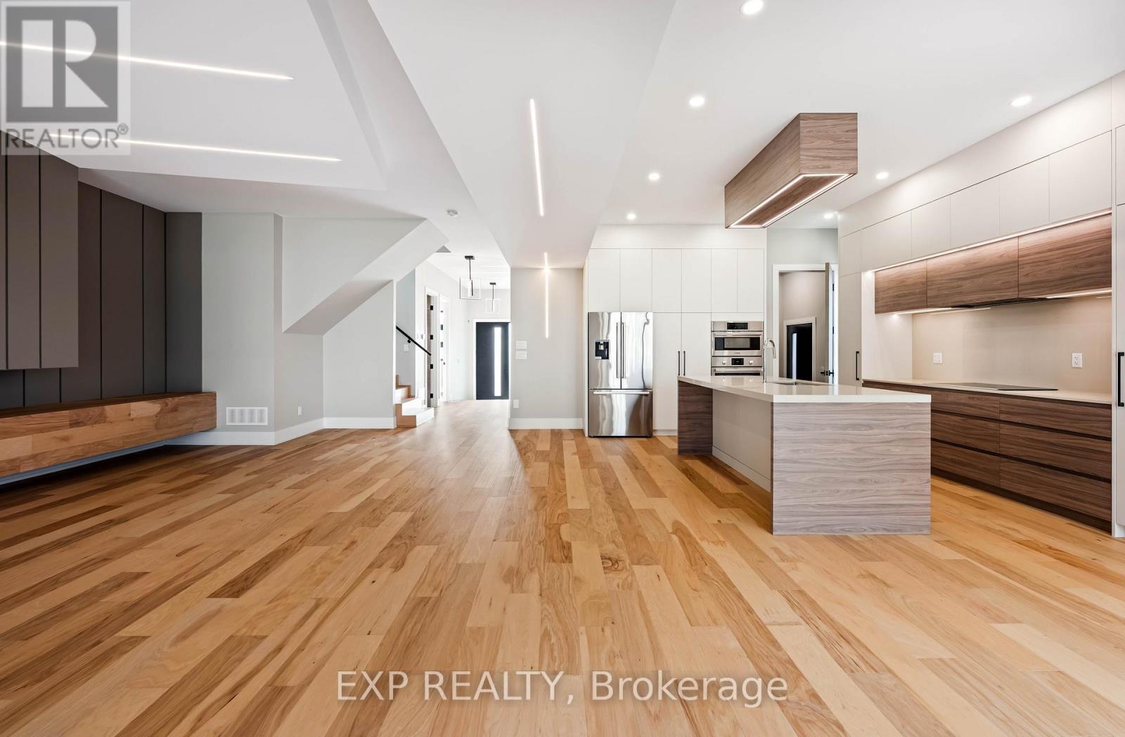 16 Walsh Avenue, Toronto, Ontario  M9M 1B6 - Photo 18 - W12567902