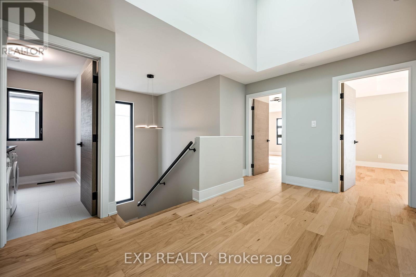 16 Walsh Avenue, Toronto, Ontario  M9M 1B6 - Photo 21 - W12567902