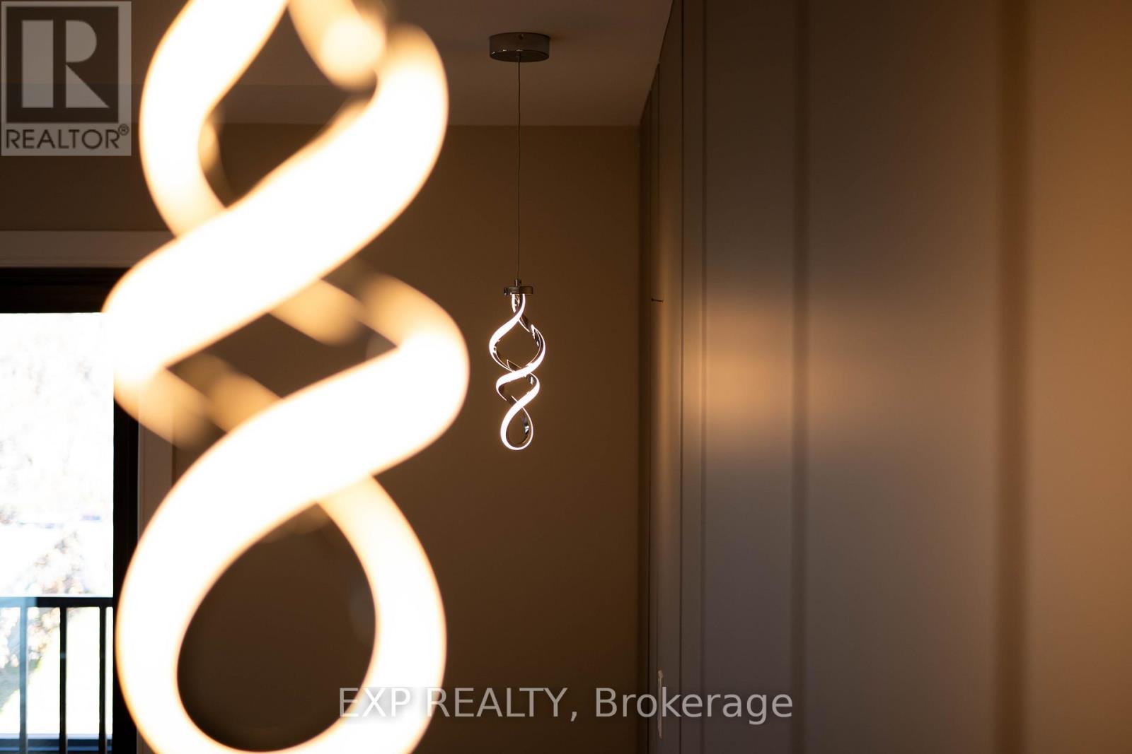 16 Walsh Avenue, Toronto, Ontario  M9M 1B6 - Photo 25 - W12567902