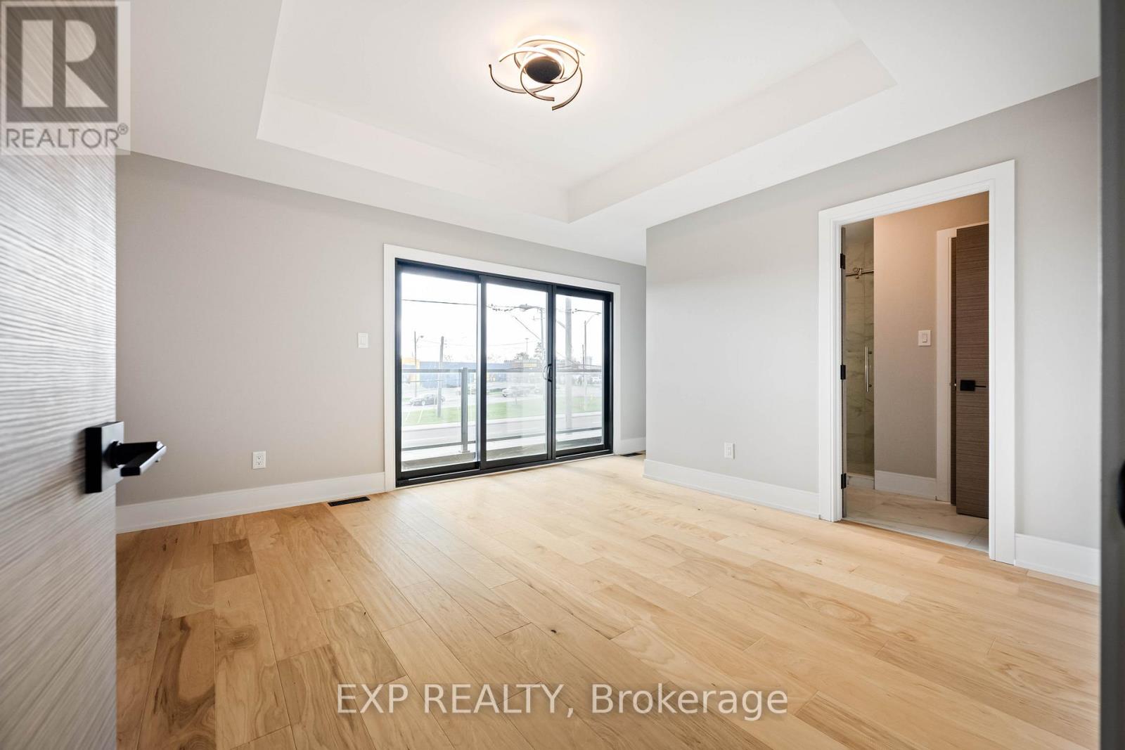 16 Walsh Avenue, Toronto, Ontario  M9M 1B6 - Photo 32 - W12567902