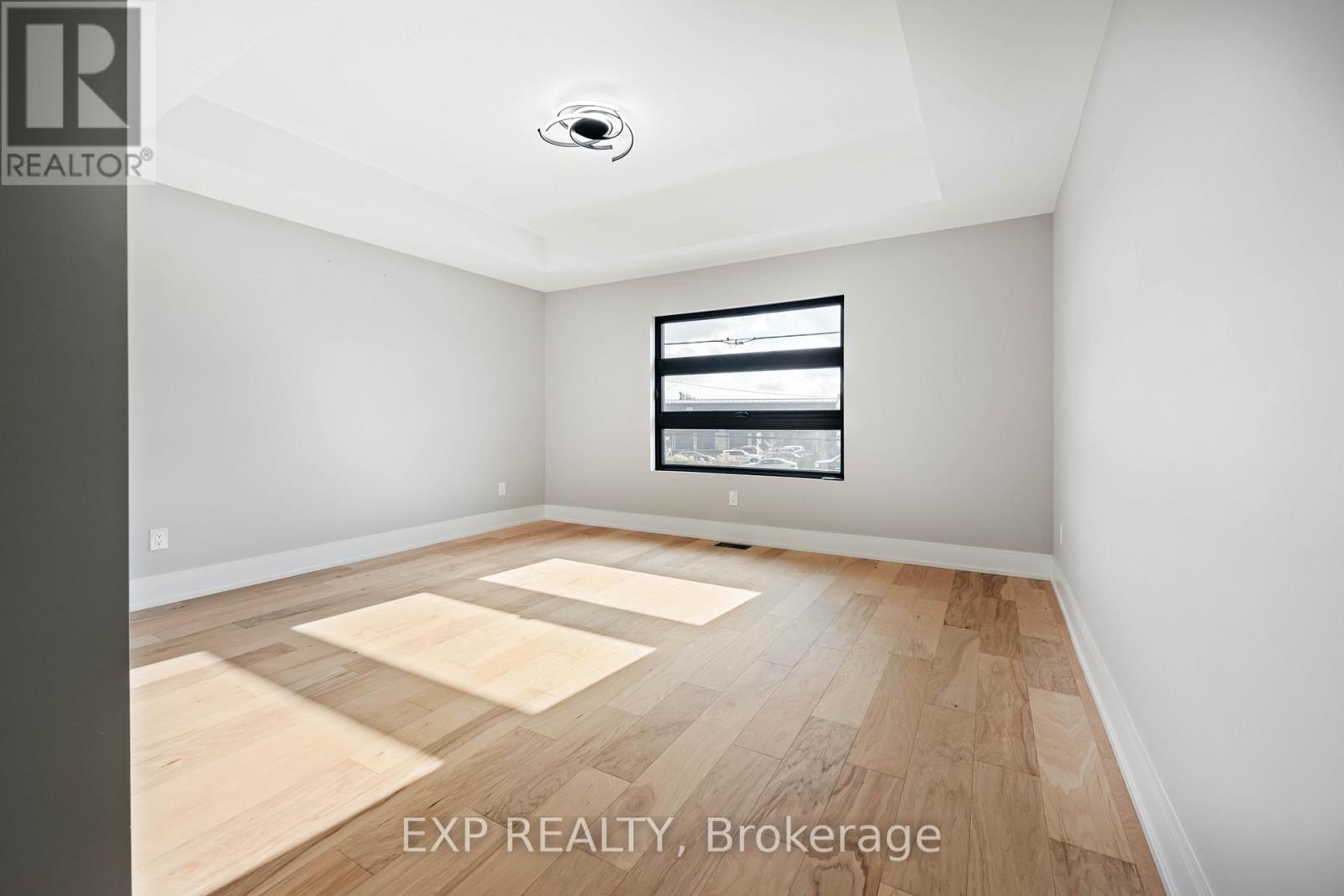 16 Walsh Avenue, Toronto, Ontario  M9M 1B6 - Photo 39 - W12567902