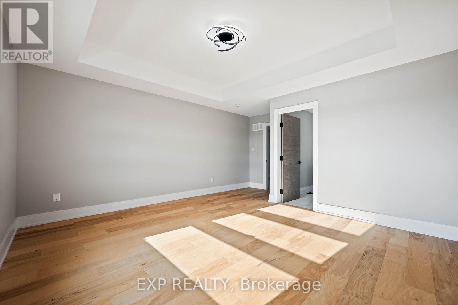 16 Walsh Avenue, Toronto, Ontario  M9M 1B6 - Photo 41 - W12567902