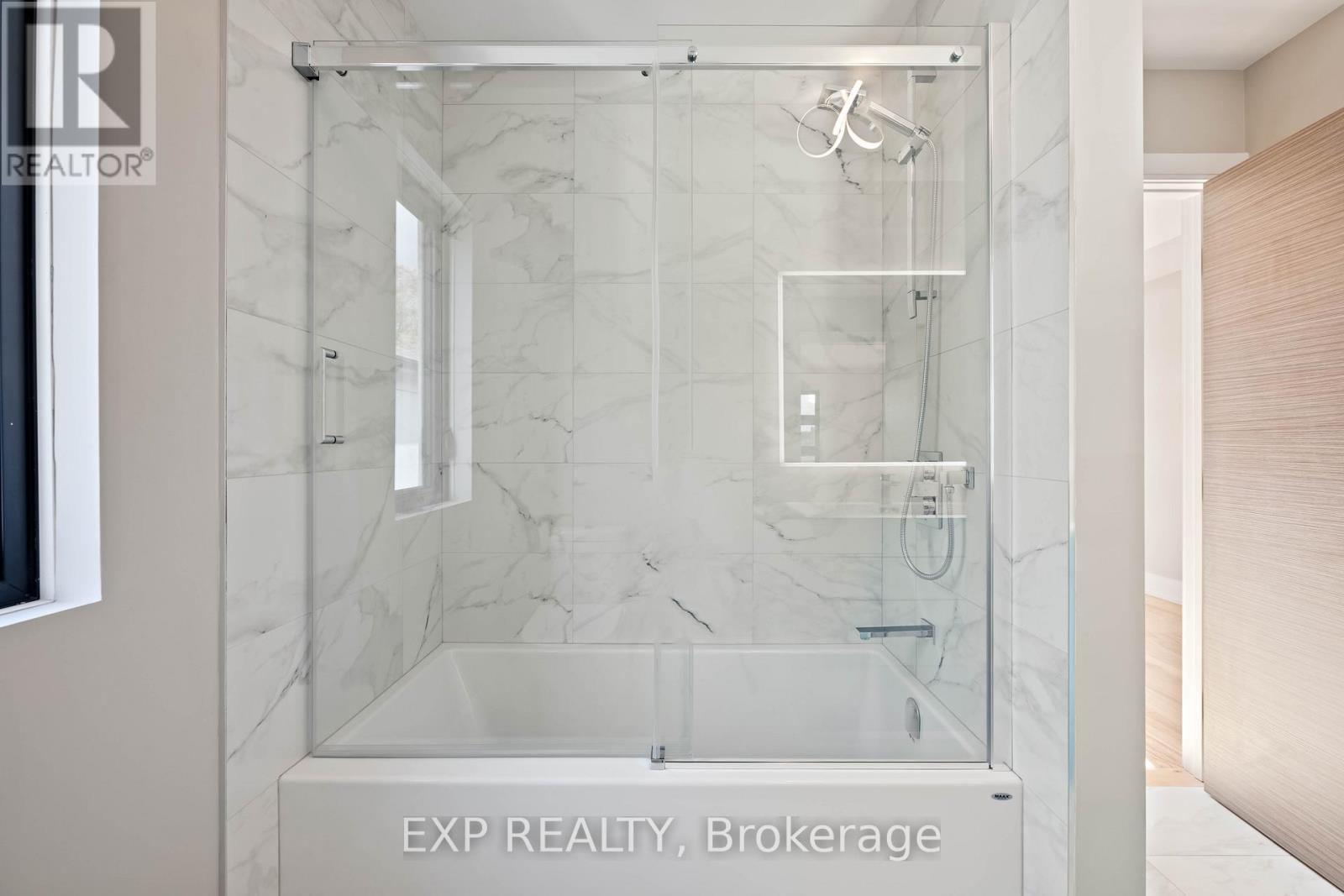 16 Walsh Avenue, Toronto, Ontario  M9M 1B6 - Photo 43 - W12567902