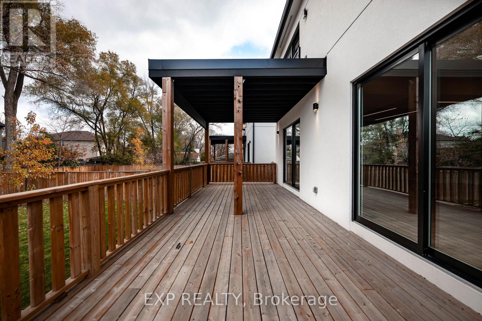 16 Walsh Avenue, Toronto, Ontario  M9M 1B6 - Photo 46 - W12567902