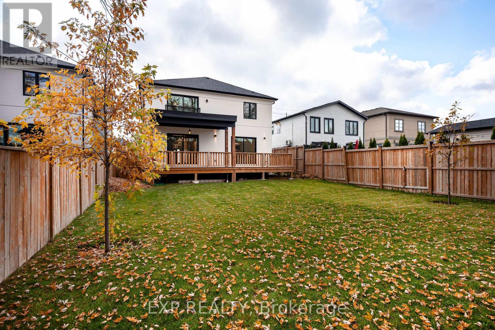 16 Walsh Avenue, Toronto, Ontario  M9M 1B6 - Photo 48 - W12567902