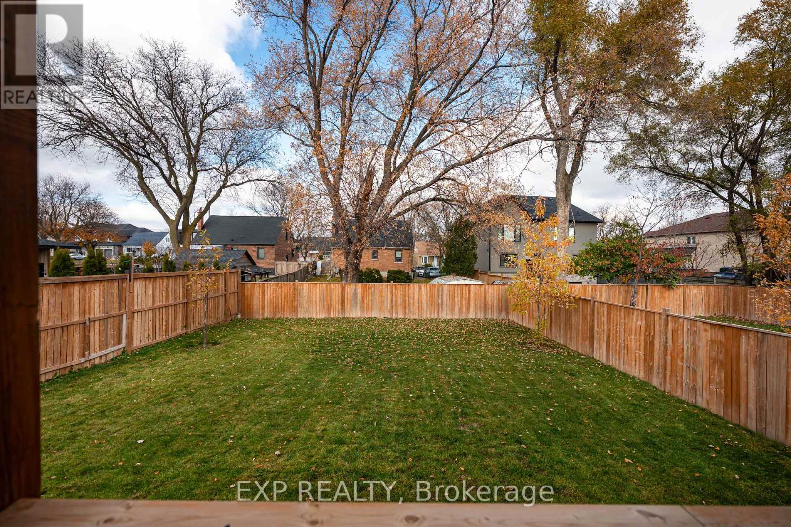 16 Walsh Avenue, Toronto, Ontario  M9M 1B6 - Photo 50 - W12567902